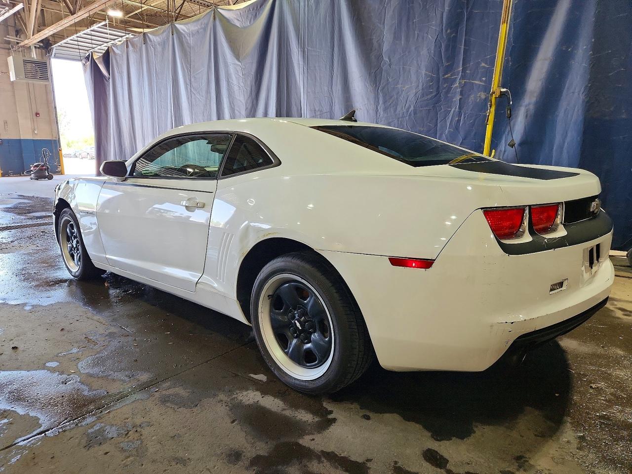 2010 Chevrolet Camaro Ls White vin: 2G1FA1EV7A9154142