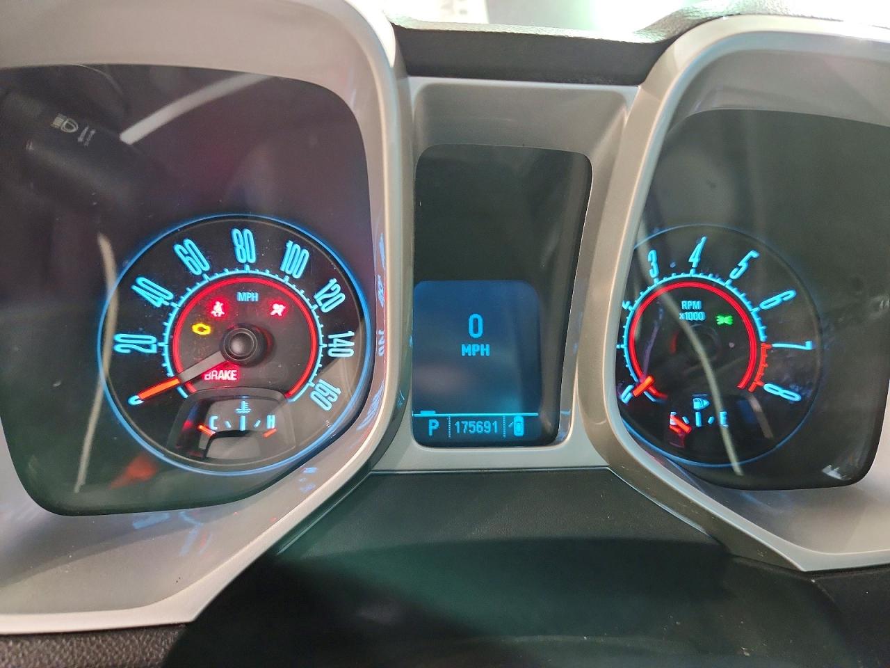 2010 Chevrolet Camaro Ls White vin: 2G1FA1EV7A9154142