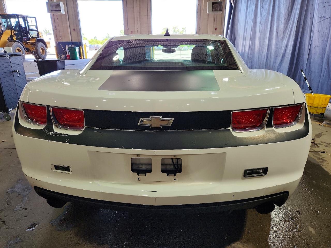 2010 Chevrolet Camaro Ls White vin: 2G1FA1EV7A9154142
