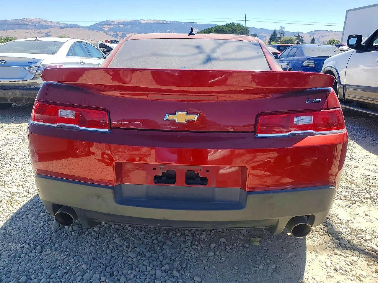 2015 Chevrolet Camaro Ls Красный vin: 2G1FB1E31F9245118