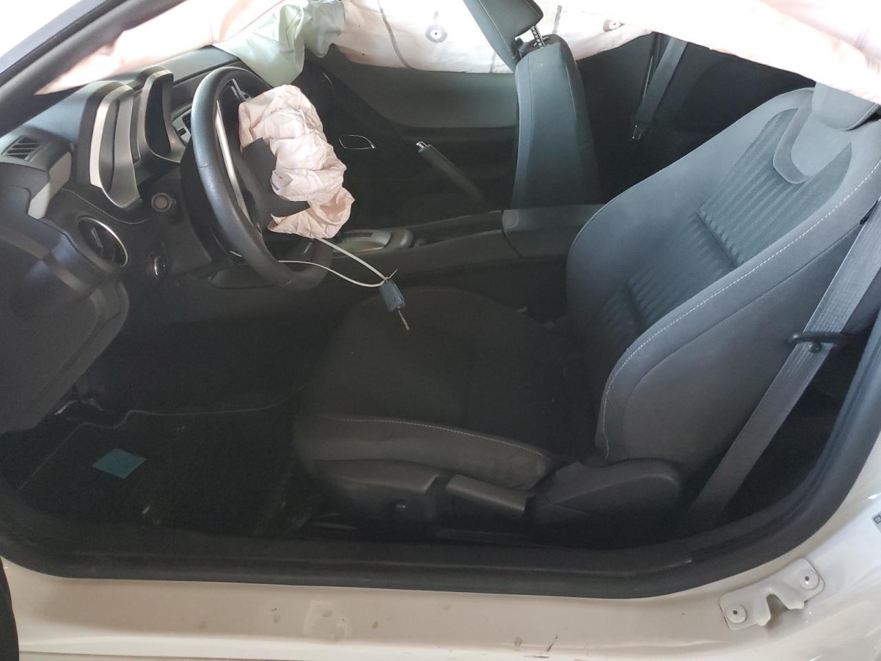2015 Chevrolet Camaro Ls White vin: 2G1FB1E37F9238593