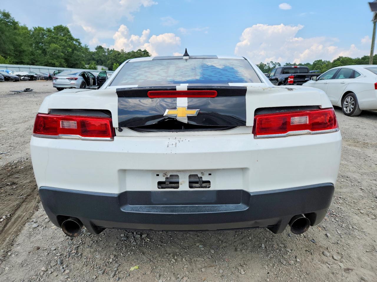 2015 Chevrolet Camaro Ls White vin: 2G1FB1E37F9307511