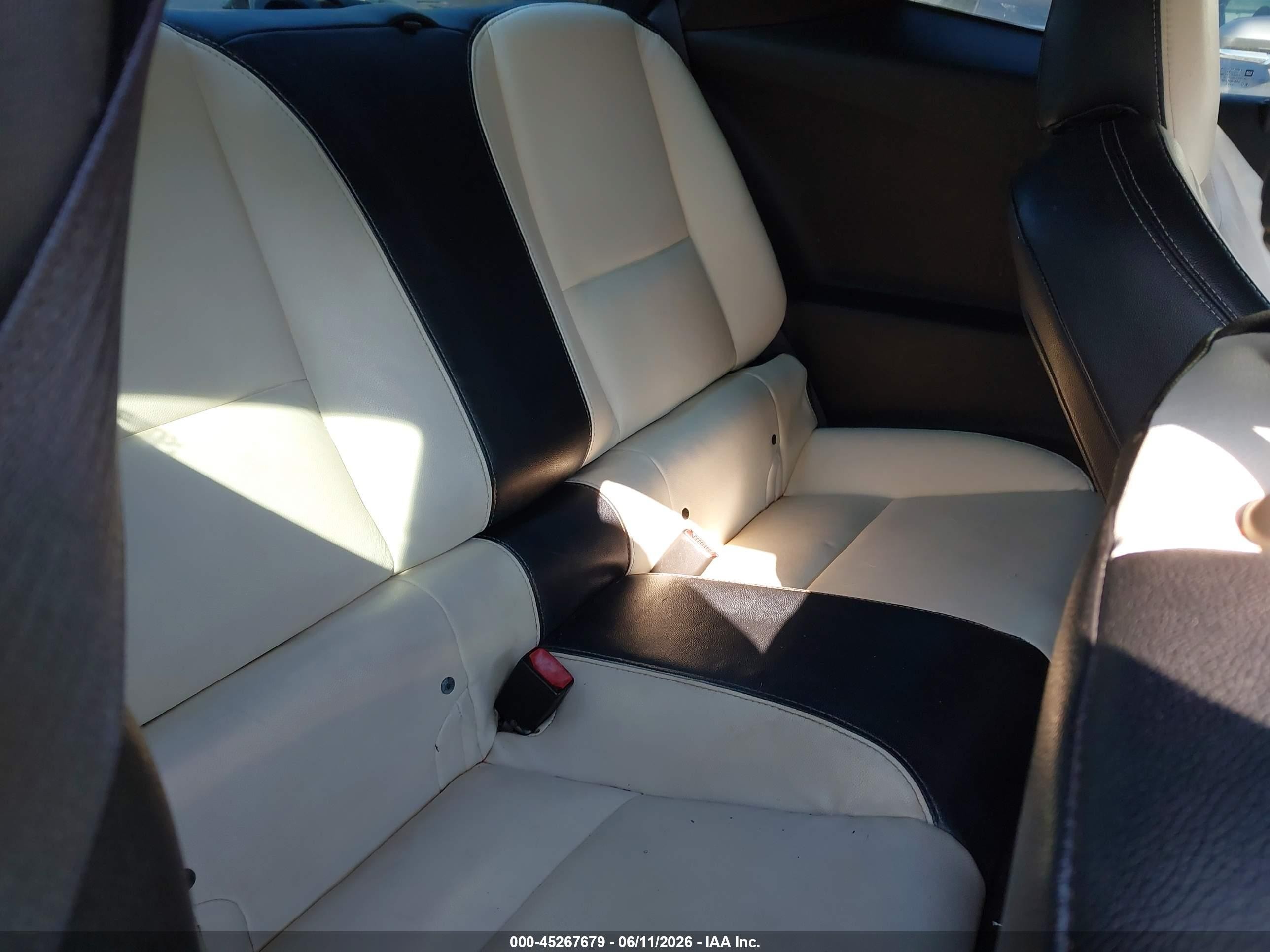 2011 Chevrolet Camaro 1lt White vin: 2G1FB1ED0B9125054