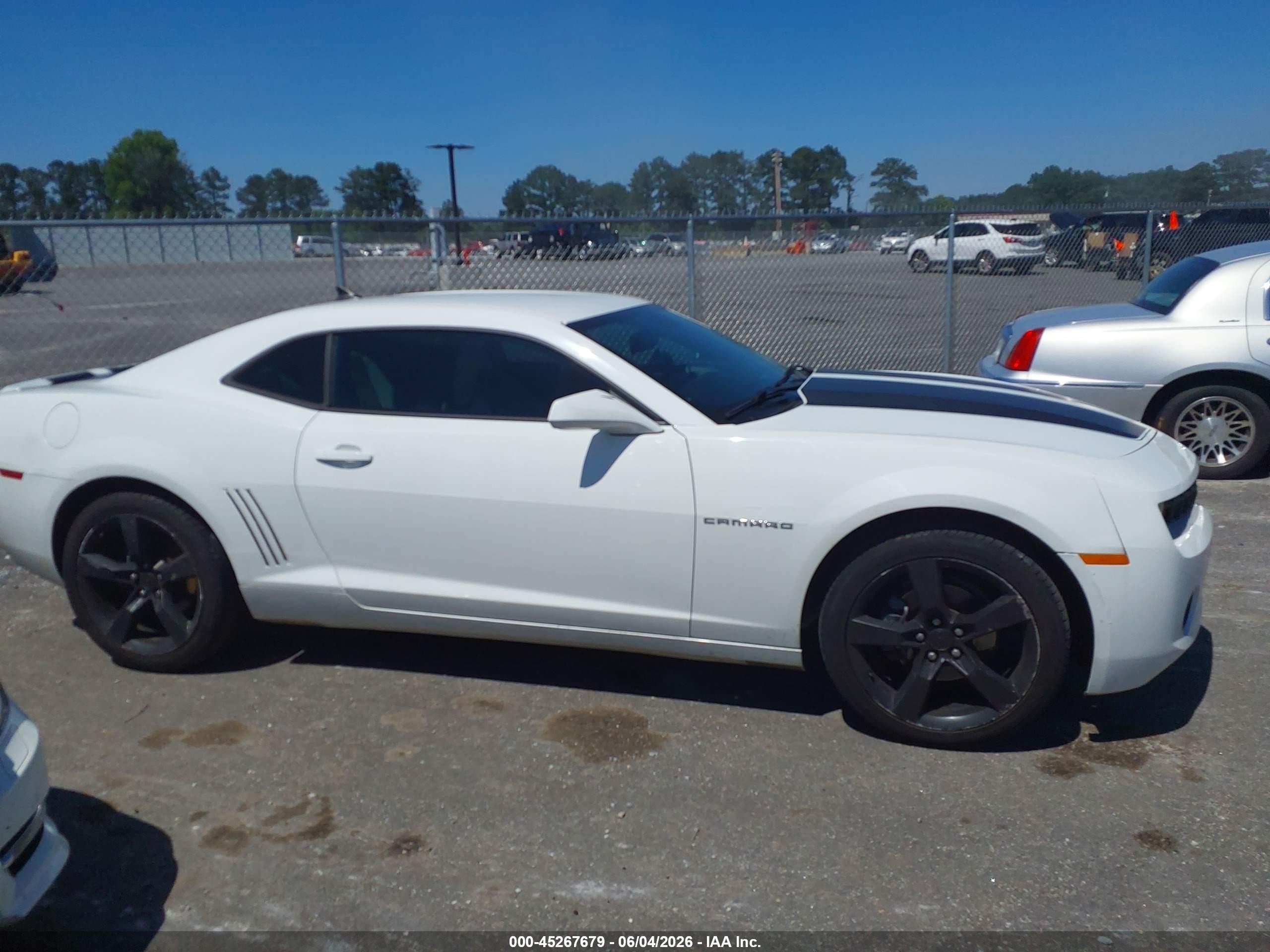 2011 Chevrolet Camaro 1lt White vin: 2G1FB1ED0B9125054