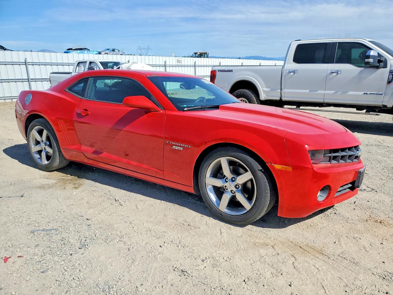 2011 Chevrolet Camaro Lt Red vin: 2G1FB1ED0B9200111