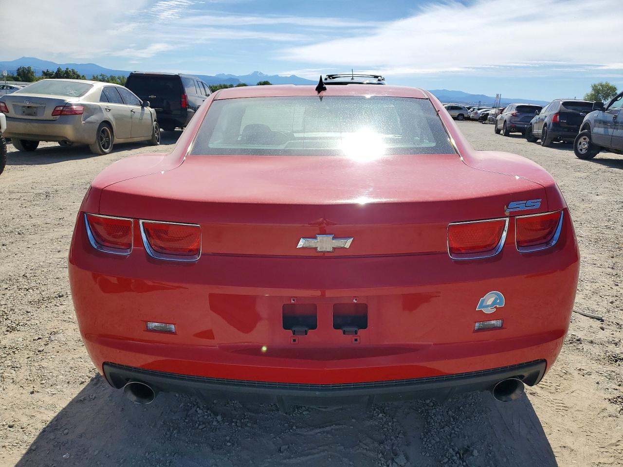 2011 Chevrolet Camaro Lt Red vin: 2G1FB1ED0B9200111