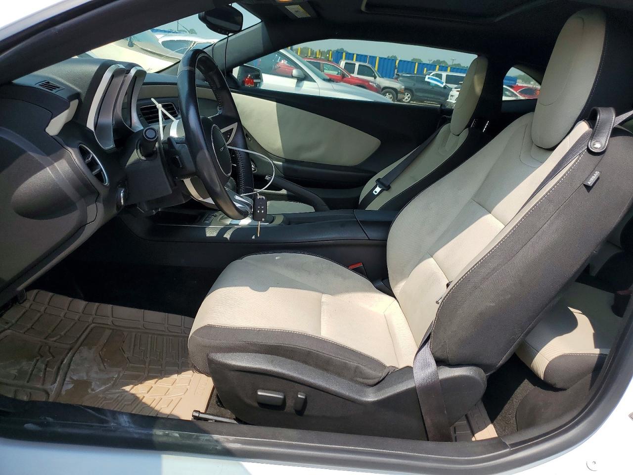 2011 Chevrolet Camaro Lt White vin: 2G1FB1ED1B9211618