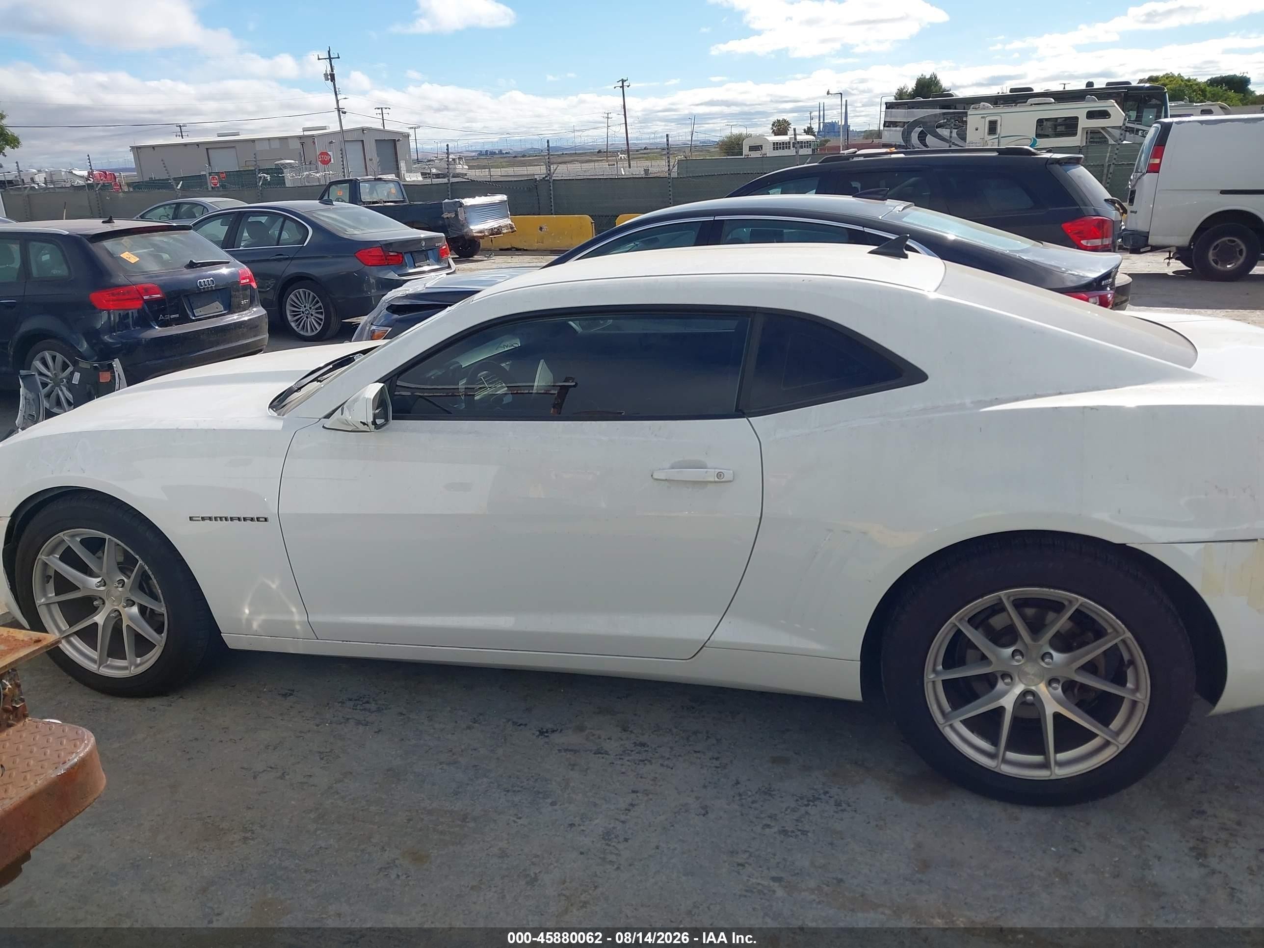 2011 Chevrolet Camaro 1lt White vin: 2G1FB1ED9B9165200