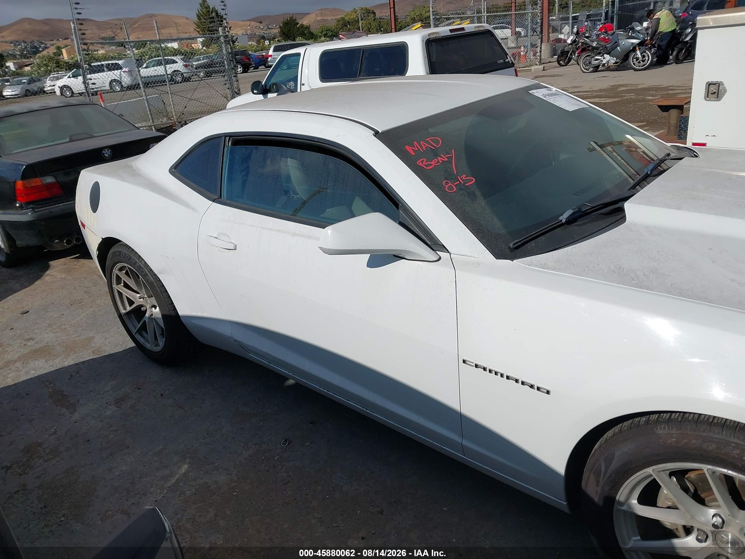 2011 Chevrolet Camaro 1lt White vin: 2G1FB1ED9B9165200