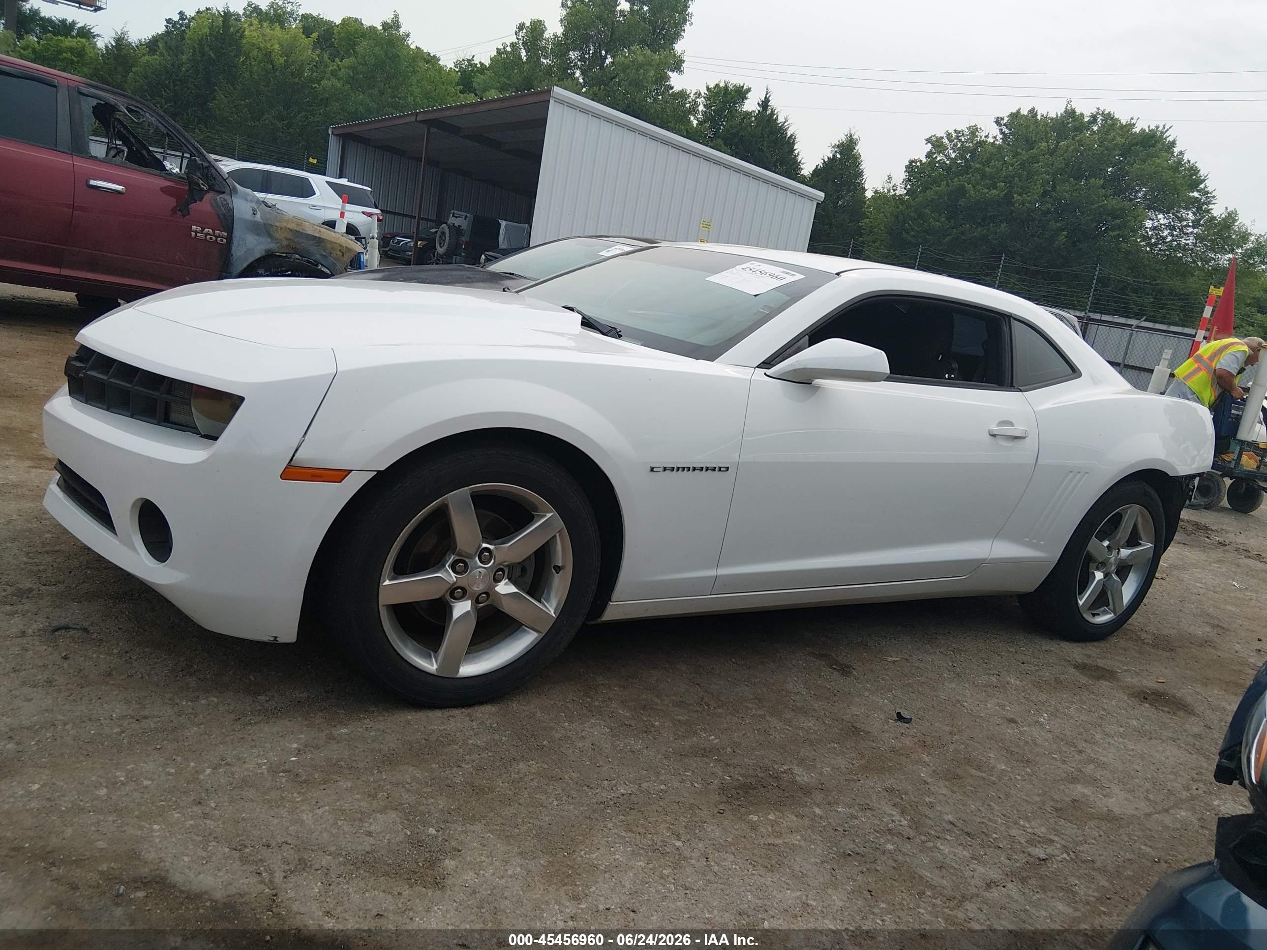 2010 Chevrolet Camaro 1lt White vin: 2G1FB1EV2A9221145