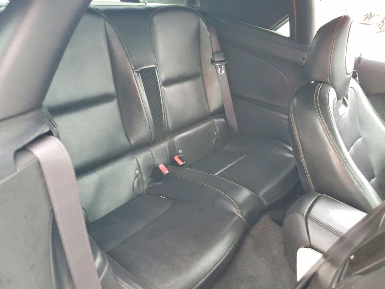 2011 Chevrolet Camaro Lt White vin: 2G1FC3DD8B9167420