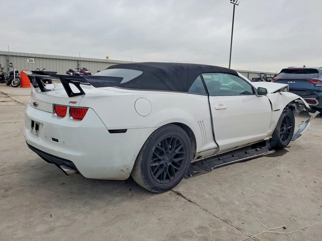2011 Chevrolet Camaro Lt White vin: 2G1FC3DD8B9167420