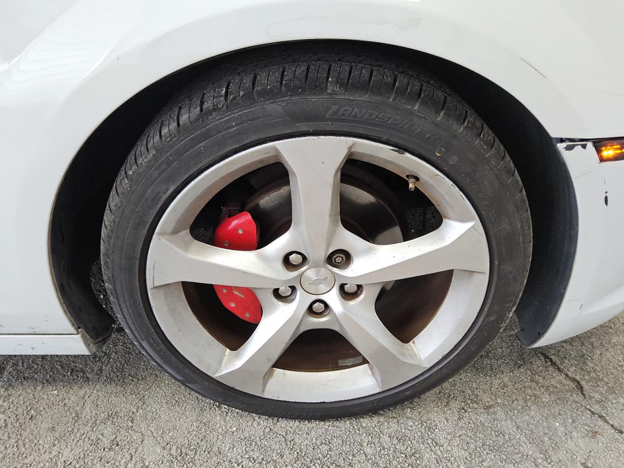 2015 Chevrolet Camaro Lt White vin: 2G1FD1E36F9193981 Damage: Right Front Wheel, Curb Rash, > 12 Inches