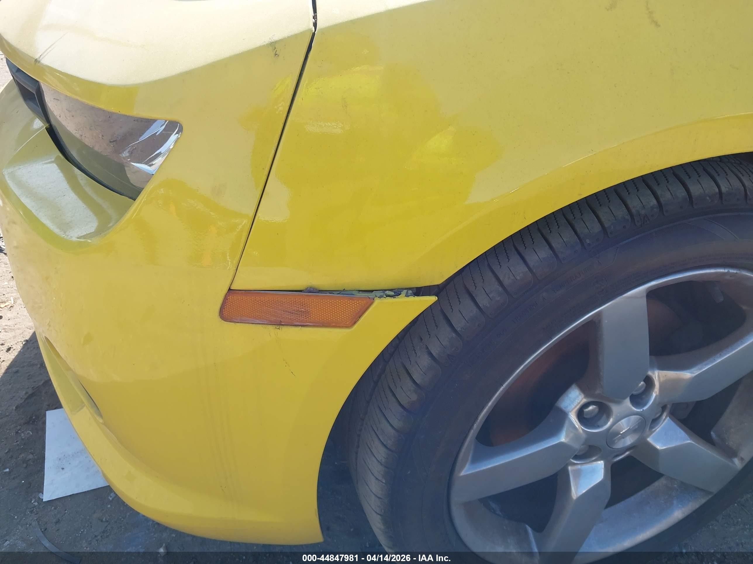 2015 Chevrolet Camaro 1lt Yellow vin: 2G1FD3D3XF9288184