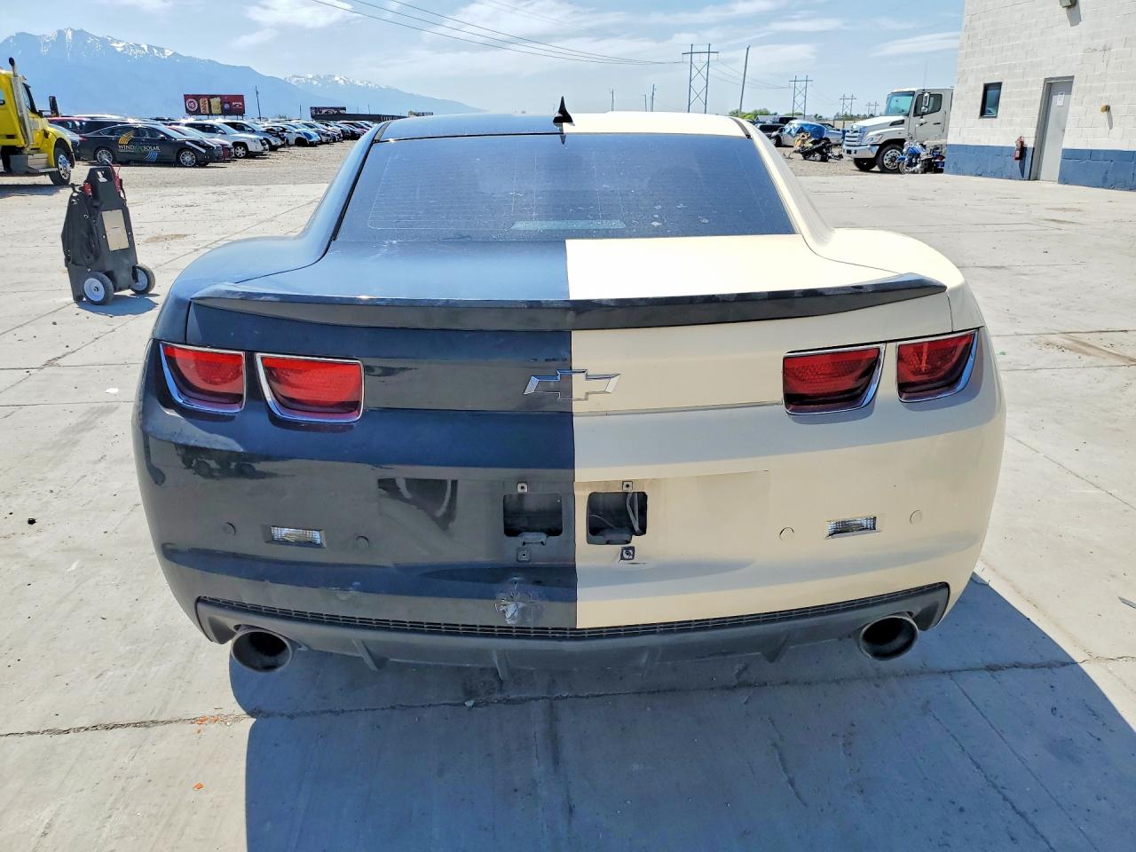 2012 Chevrolet Camaro Ls Two Tone vin: 2G1FE1E33C9208865