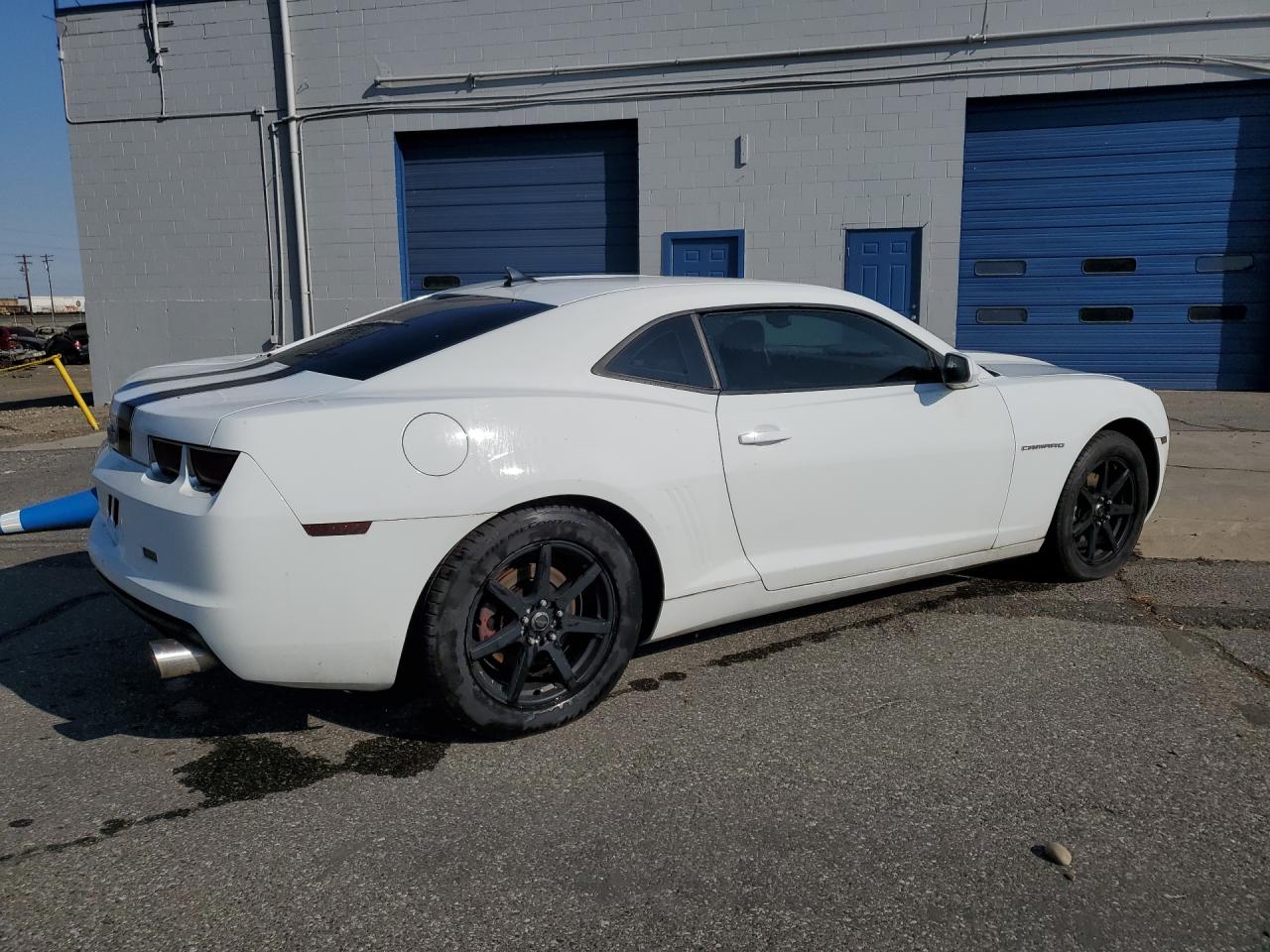 2011 Chevrolet Camaro Ls White vin: 2G1FE1ED7B9194413 Damage: Right Qtr Panel, Heavy Scratch, 1/2 To 1 Inch