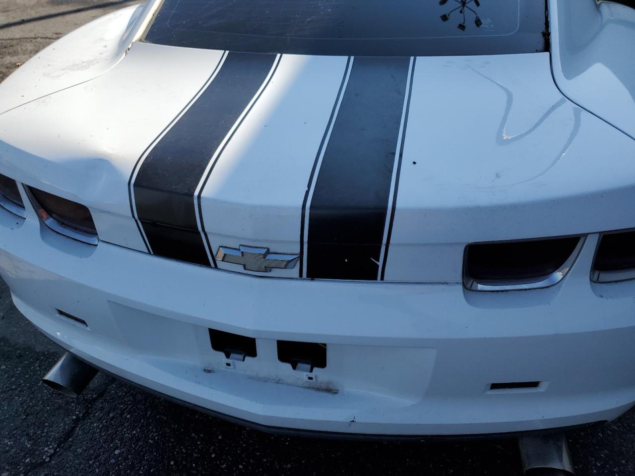 2011 Chevrolet Camaro Ls White vin: 2G1FE1ED7B9194413 Damage: Rear Bumper, Heavy Scratch, 1/2 To 1 Inch