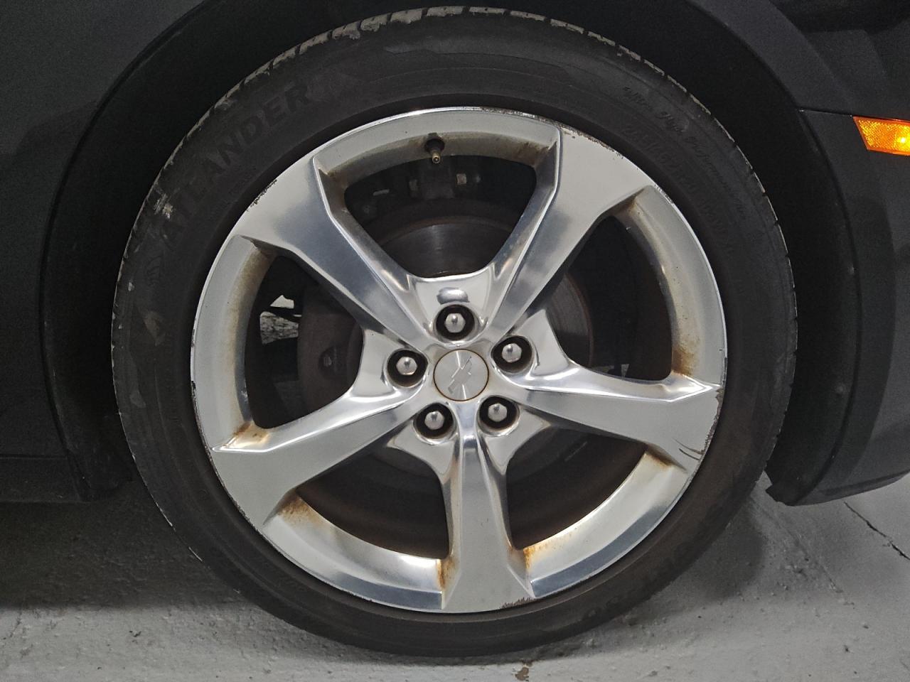2015 Chevrolet Camaro Lt Черный vin: 2G1FF1E3XF9143255 Damage: Right Front Wheel, Curb Rash, > 12 Inches