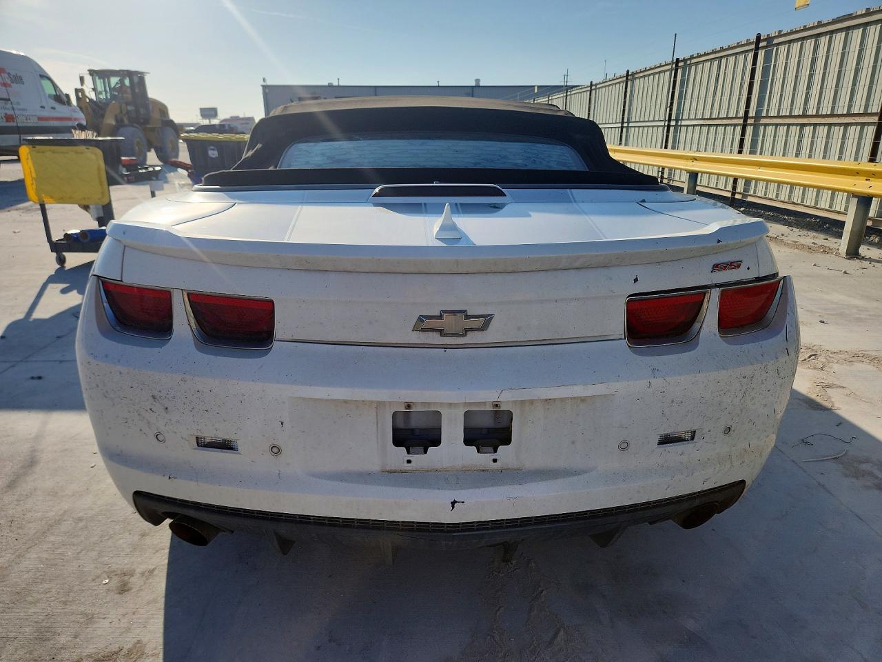 2011 Chevrolet Camaro Ss White vin: 2G1FJ3DJ7B9201276
