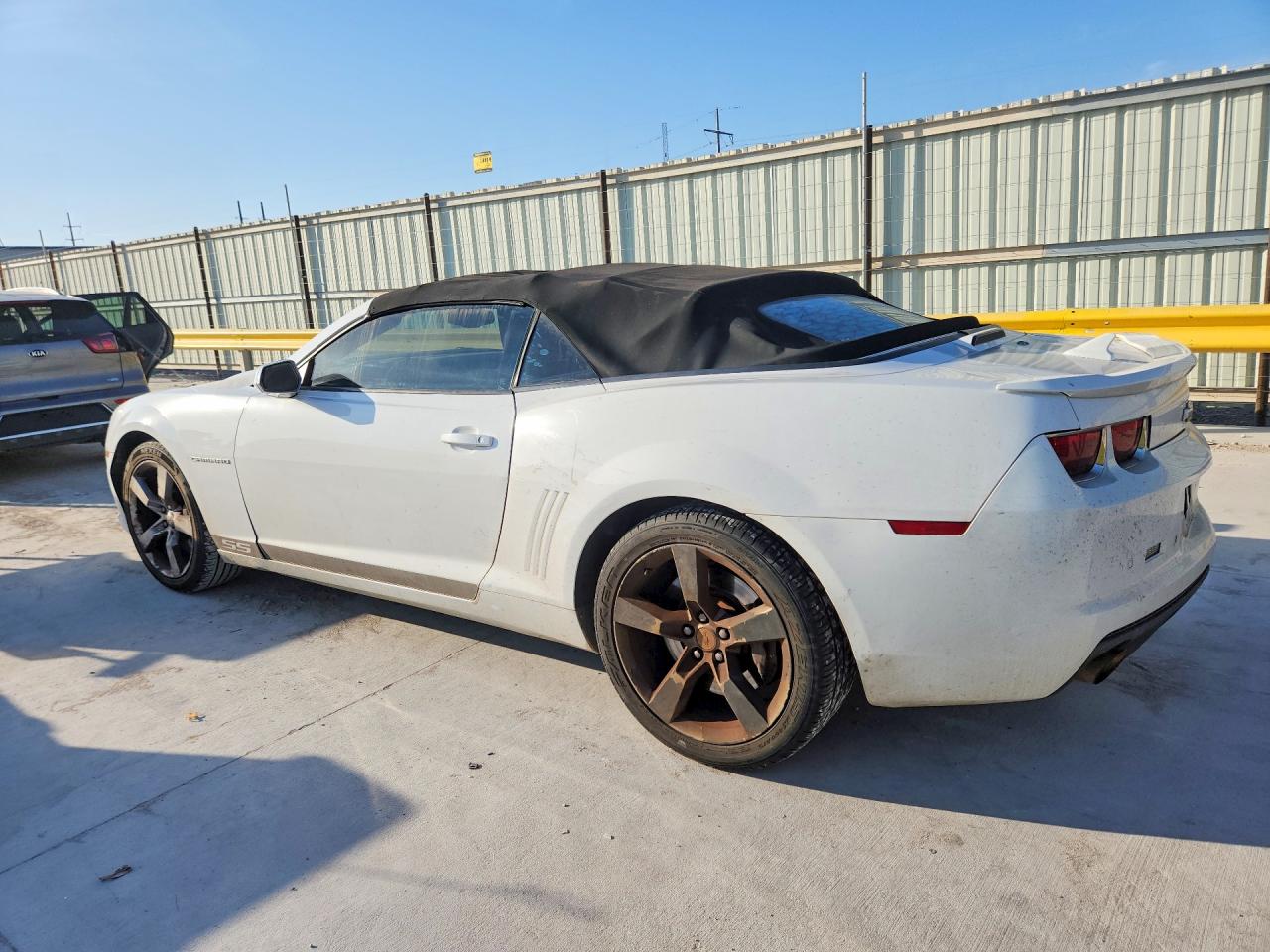 2011 Chevrolet Camaro Ss White vin: 2G1FJ3DJ7B9201276