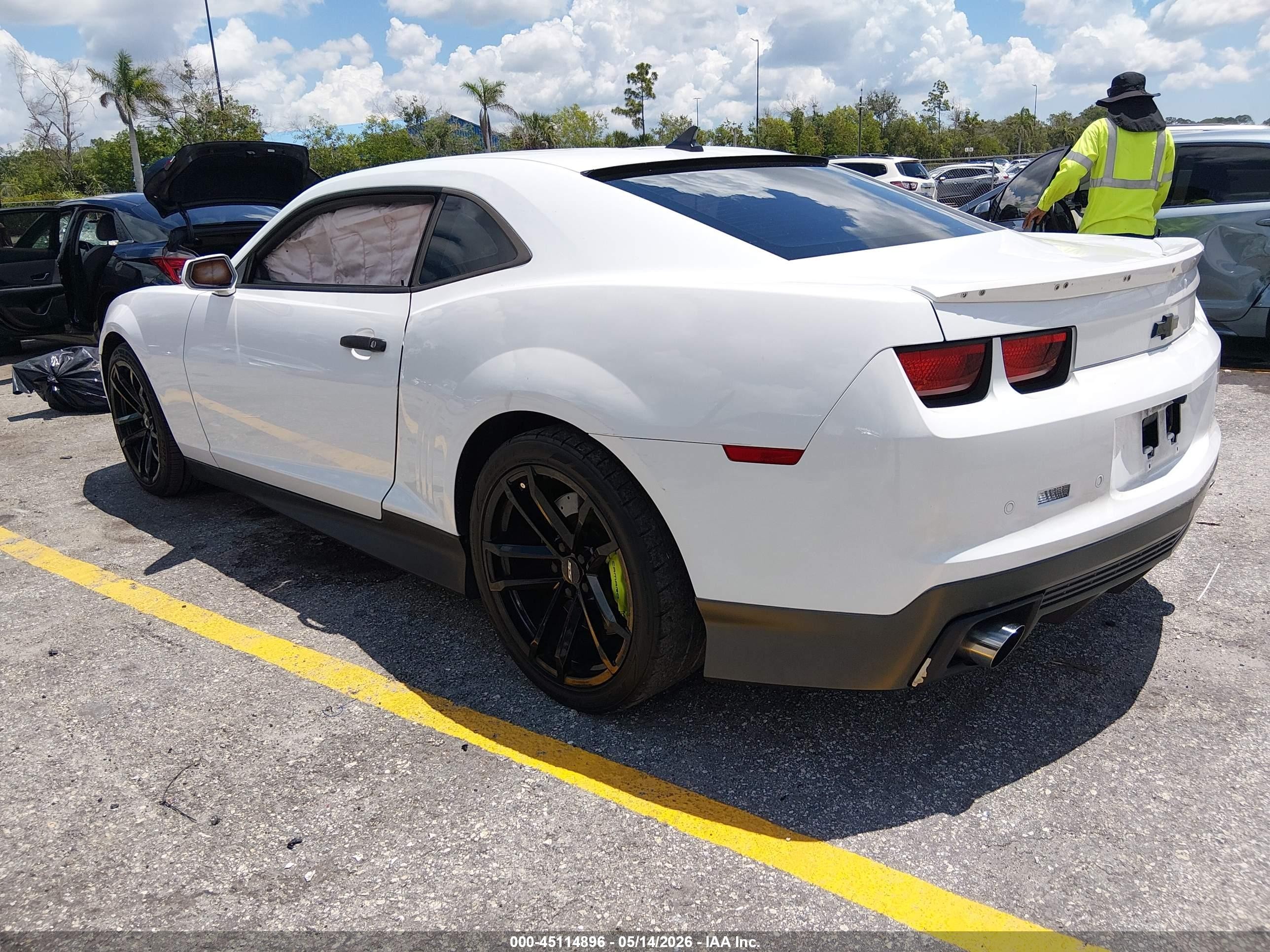 2010 Chevrolet Camaro 2ss White vin: 2G1FK1EJ1A9152252