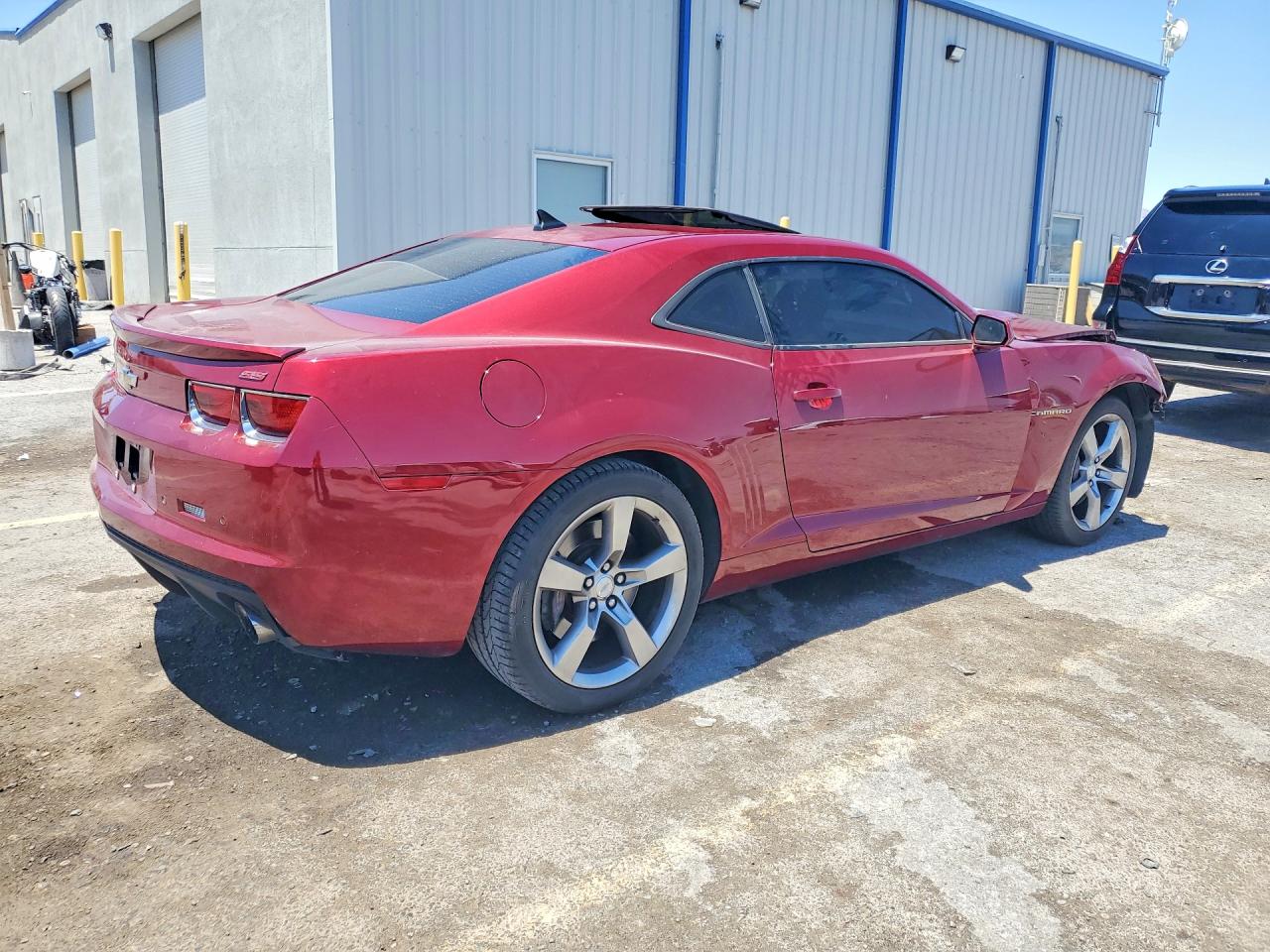 2011 Chevrolet Camaro 2ss Red vin: 2G1FK1EJ1B9139924