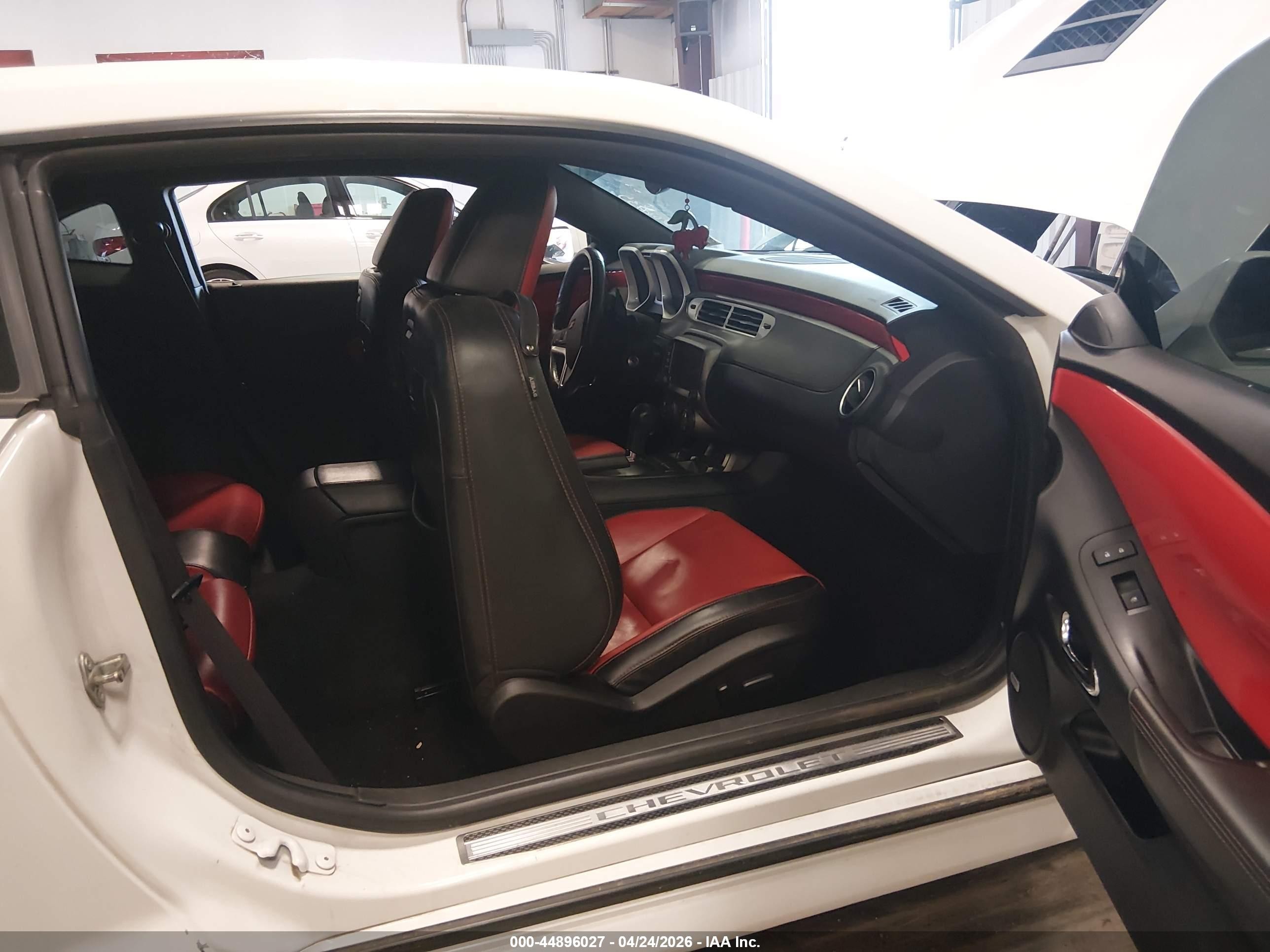 2014 Chevrolet Camaro 2ss White vin: 2G1FK1EJ3E9282135