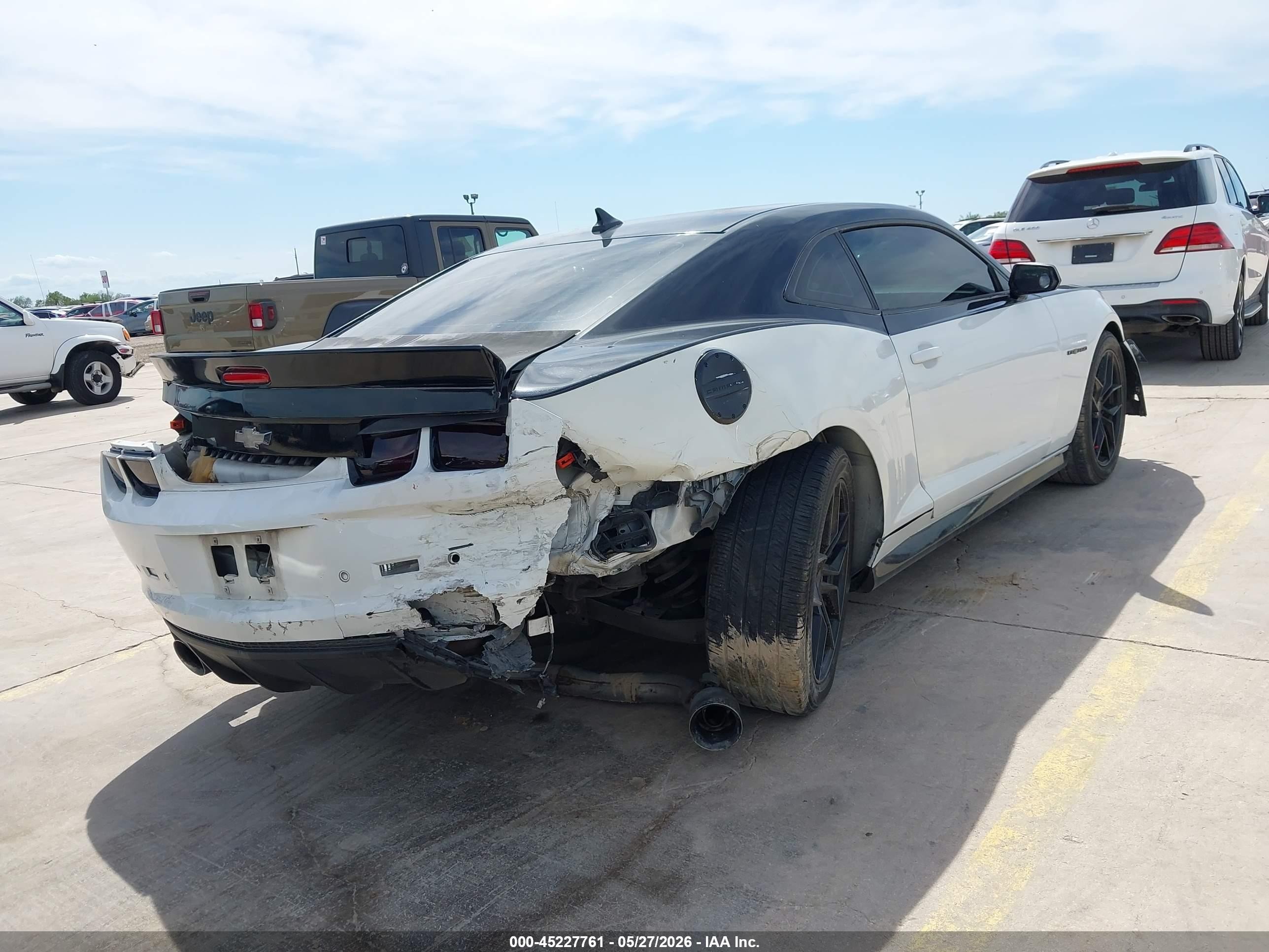 2011 Chevrolet Camaro 2ss White vin: 2G1FK1EJ4B9169810