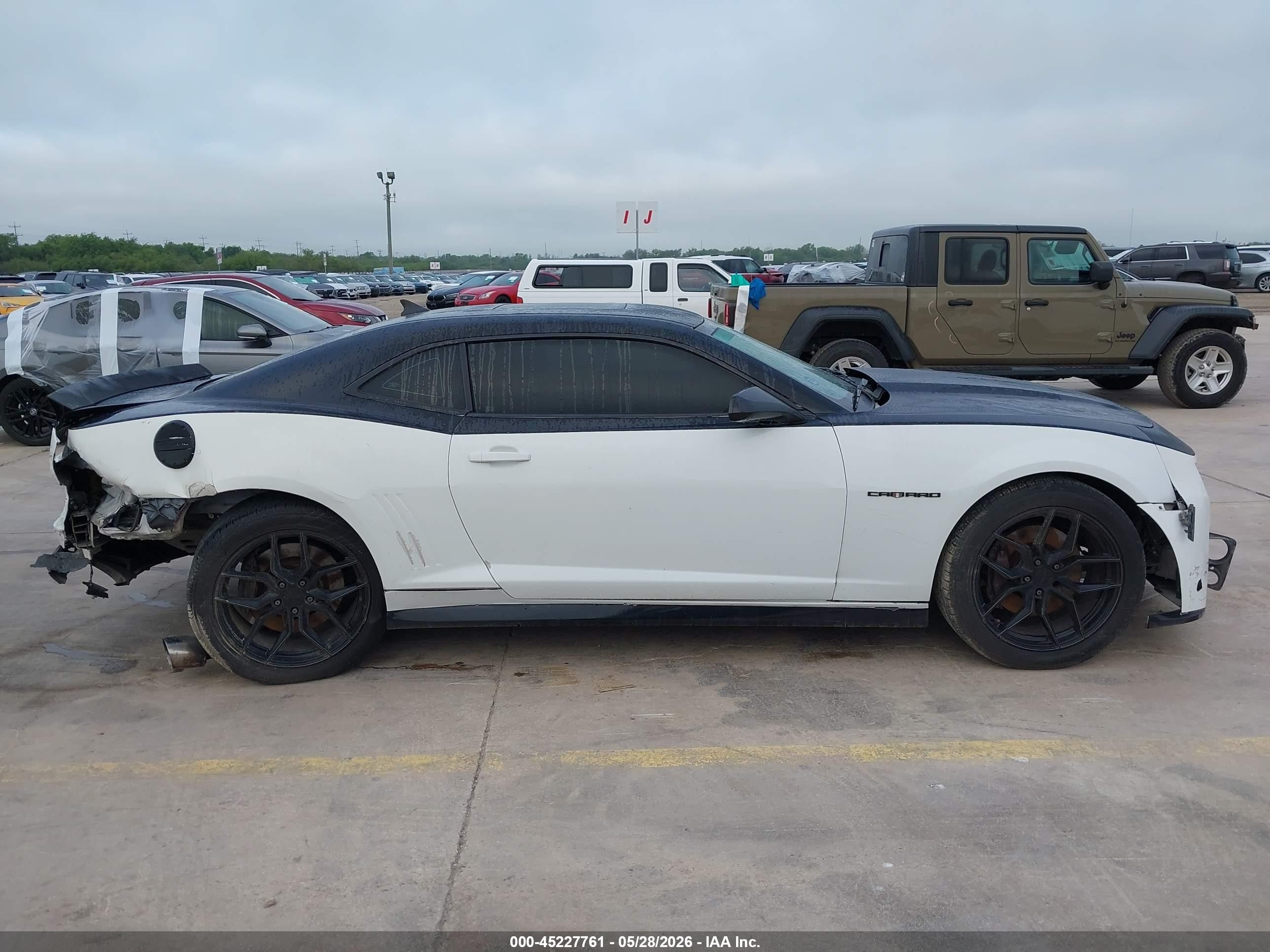 2011 Chevrolet Camaro 2ss White vin: 2G1FK1EJ4B9169810