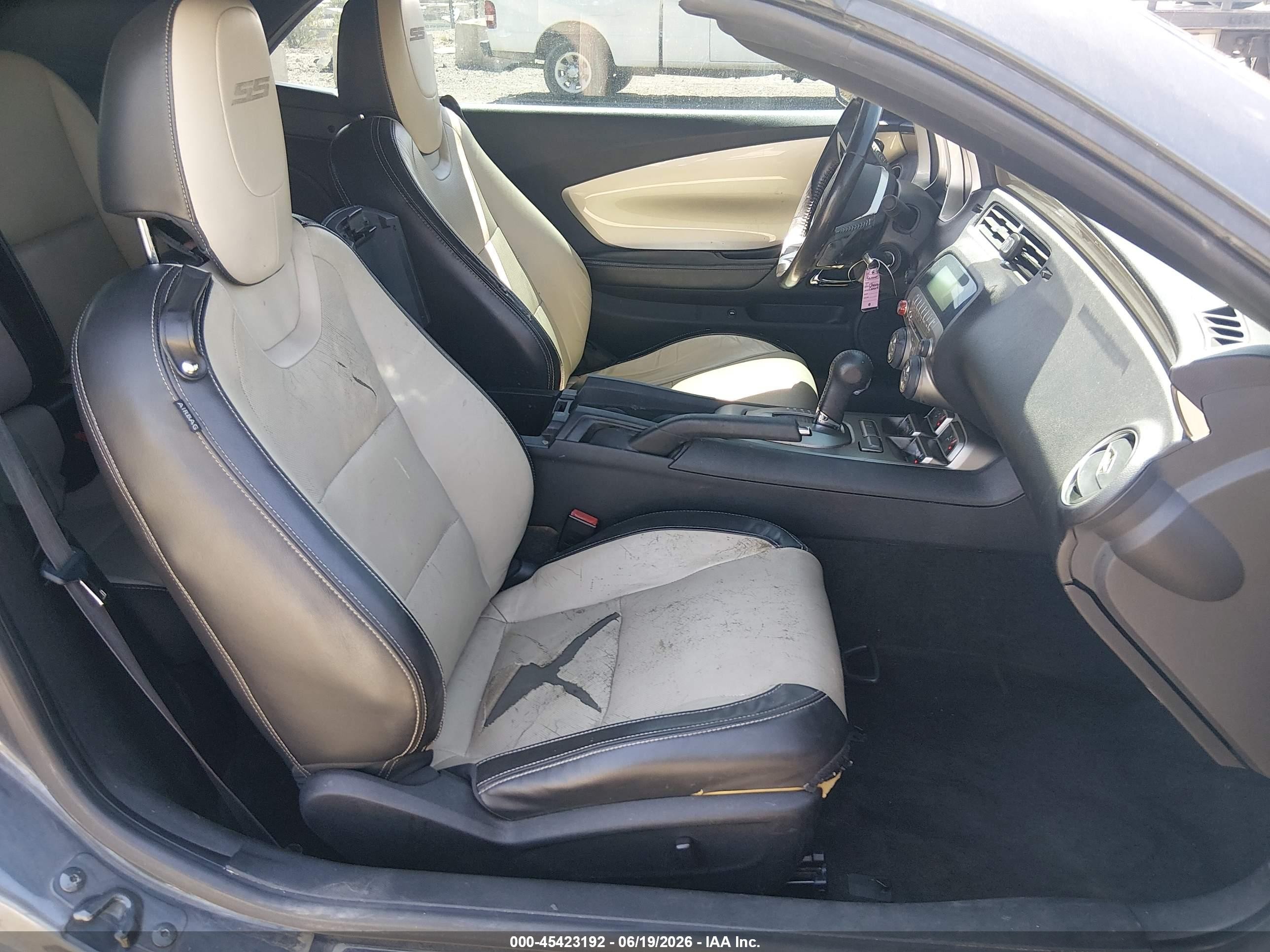 2011 Chevrolet Camaro 2ss Серый vin: 2G1FK3DJ1B9163475