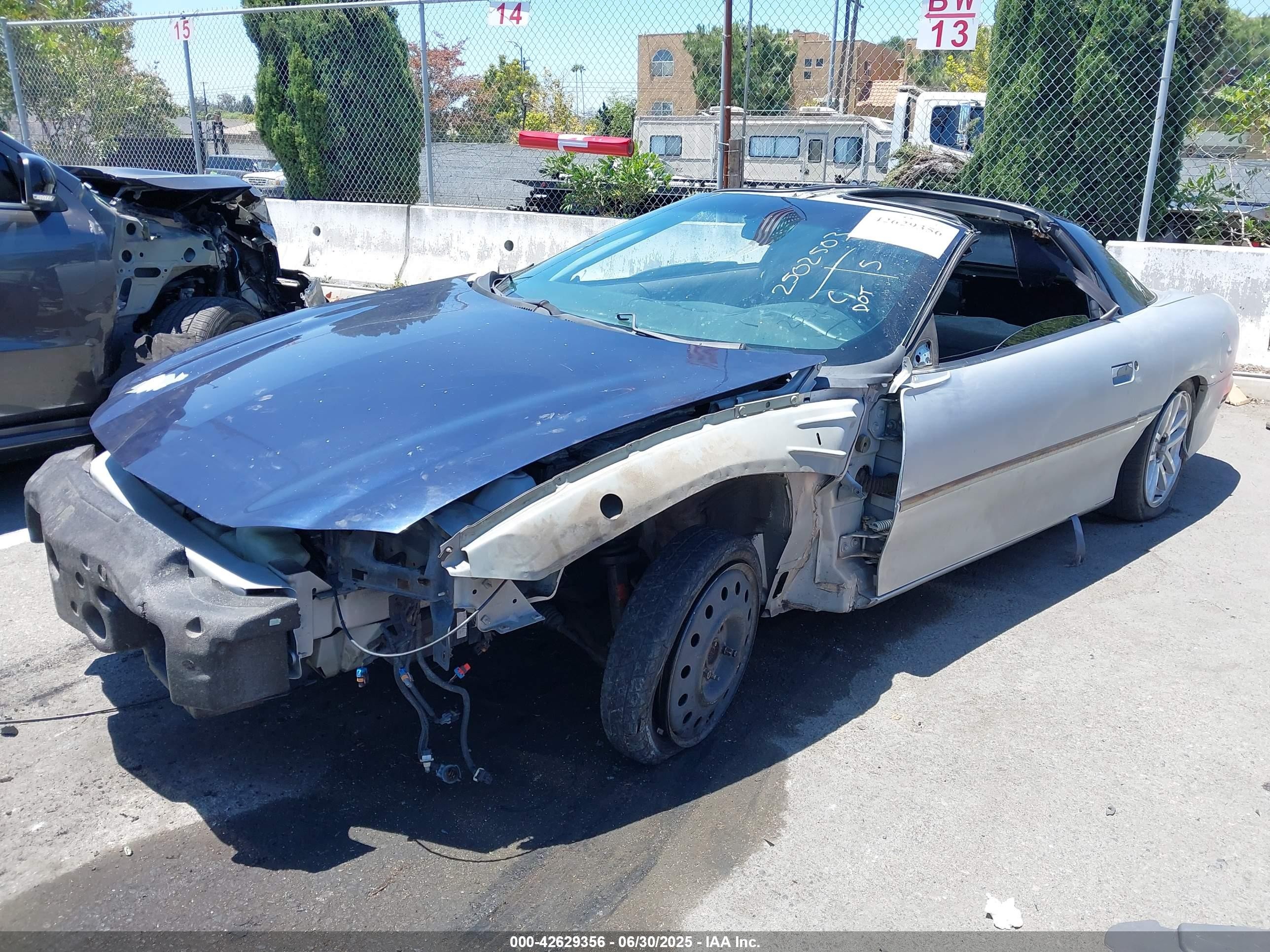 1998 Chevrolet Camaro Z28 Blue vin: 2G1FP22G0W2125995
