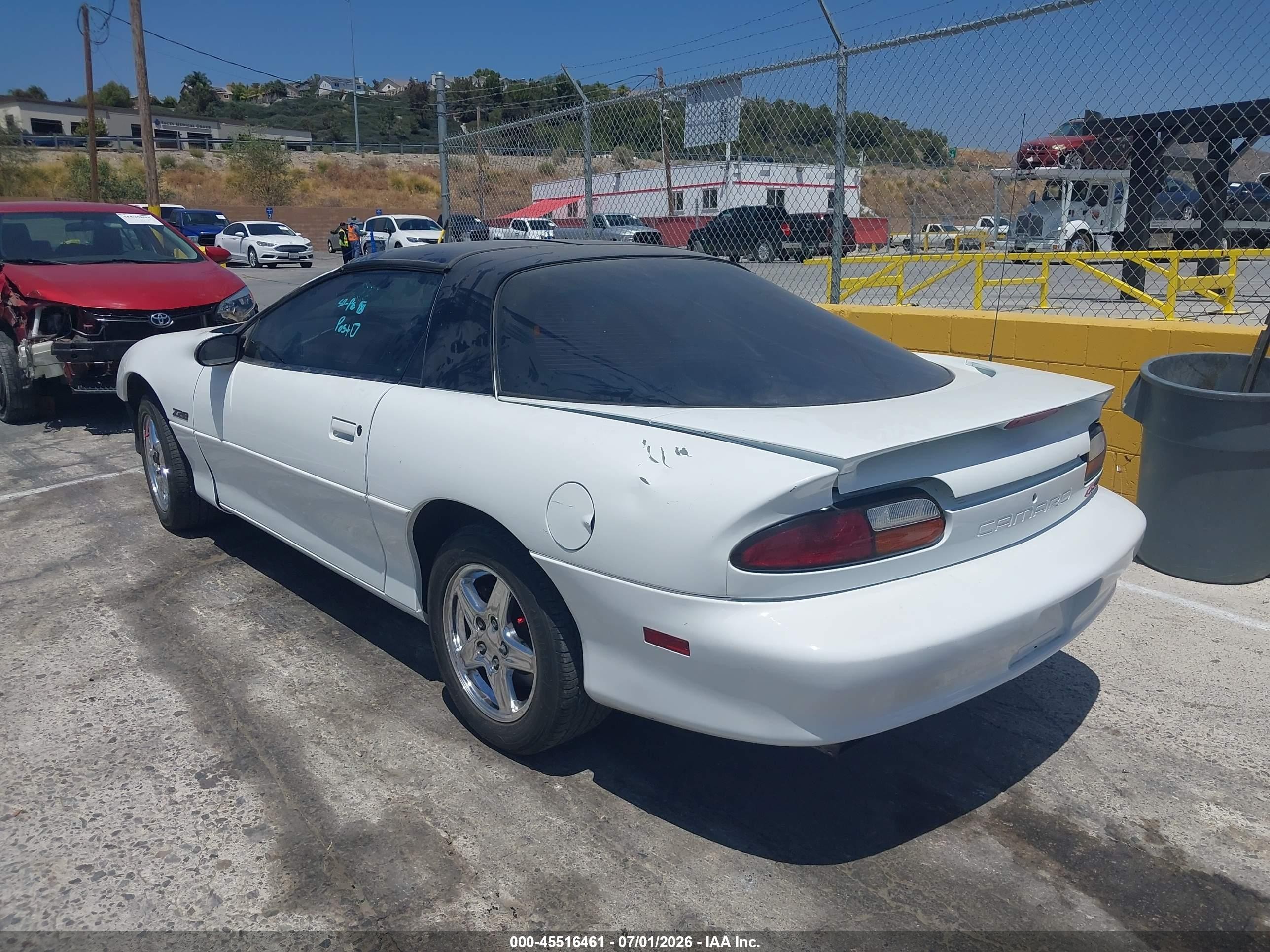 1999 Chevrolet Camaro Z28 White vin: 2G1FP22G1X2141771