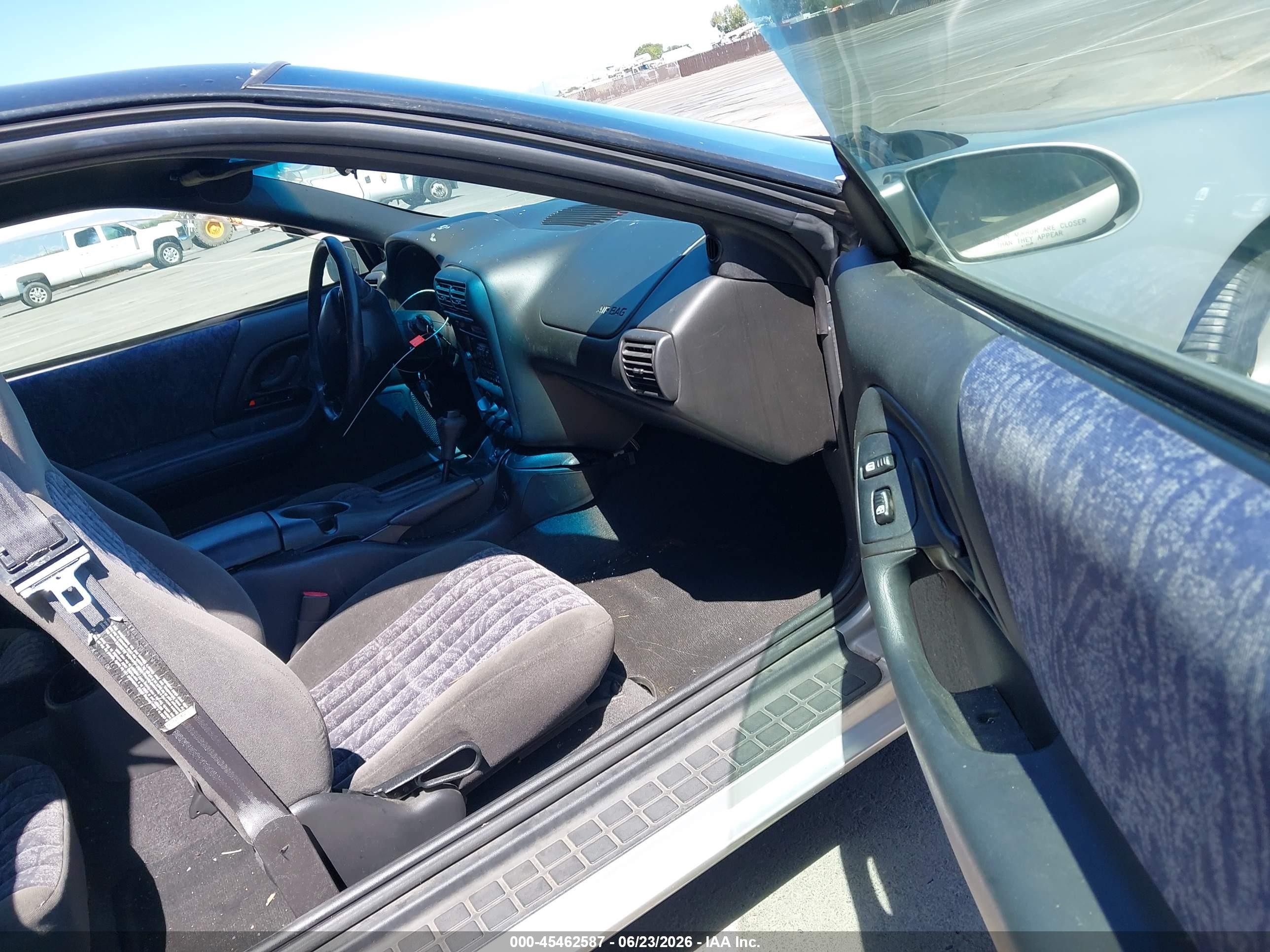 2002 Chevrolet Camaro Z28 Silver vin: 2G1FP22G222127256