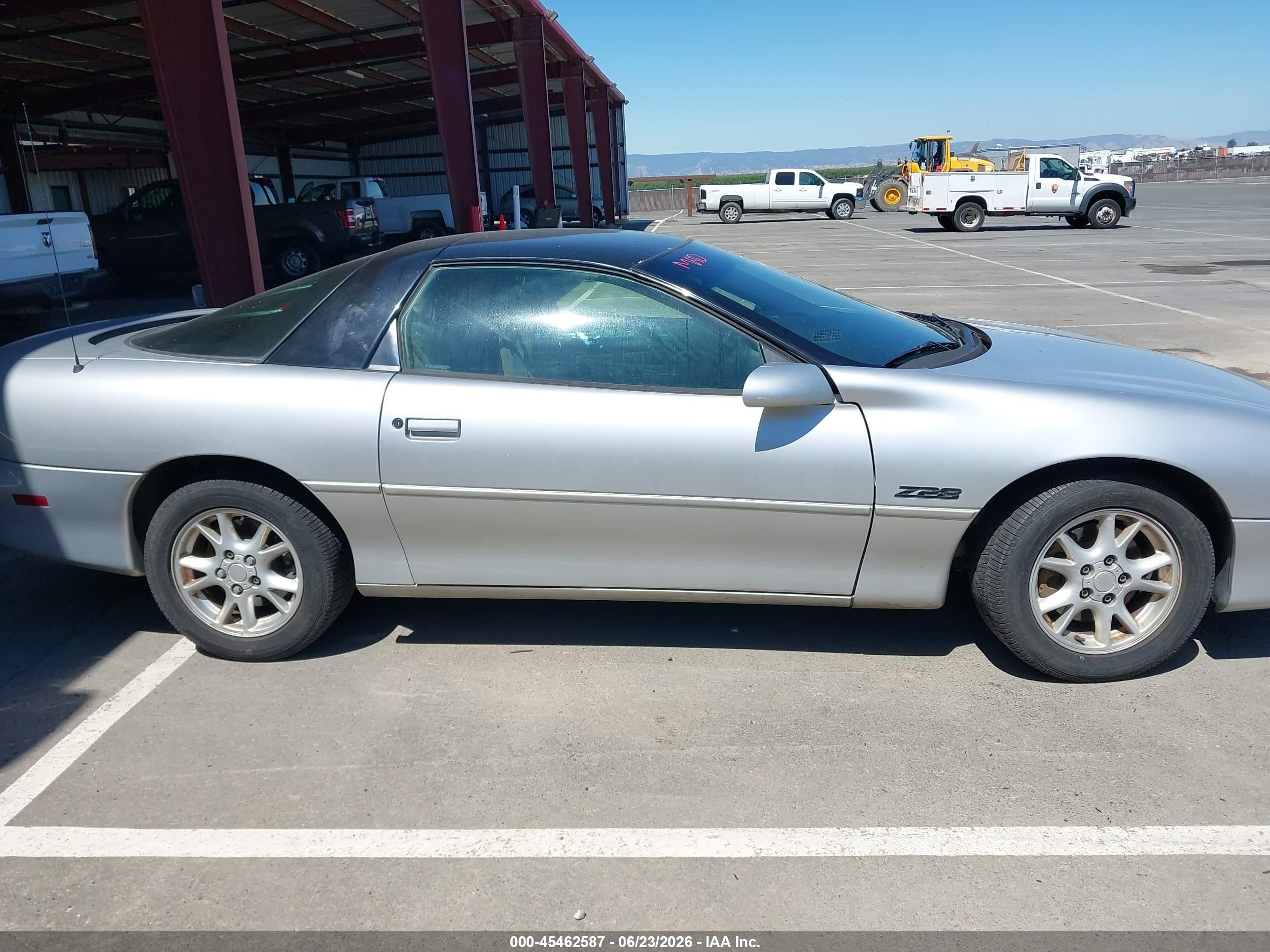 2002 Chevrolet Camaro Z28 Silver vin: 2G1FP22G222127256