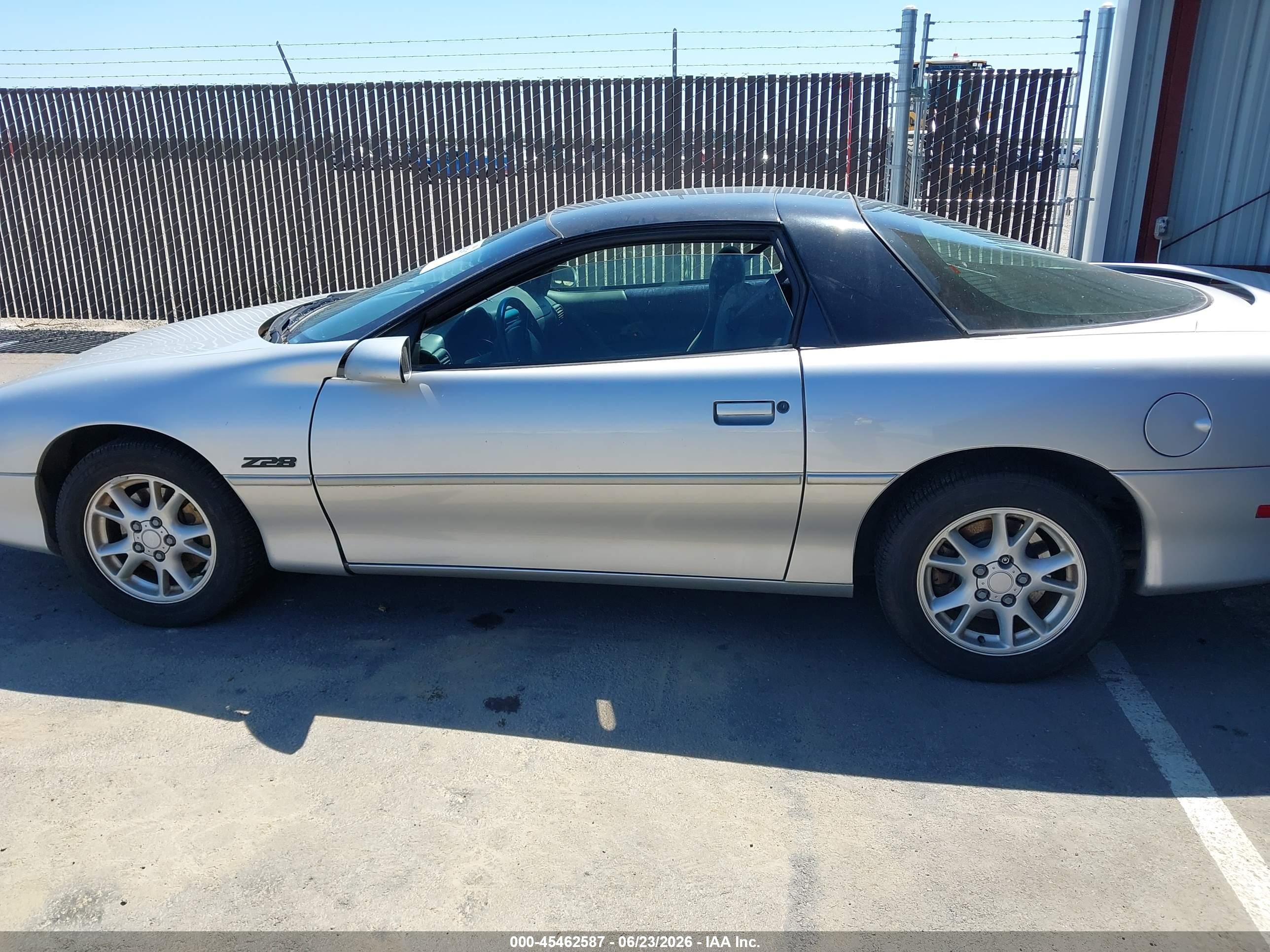 2002 Chevrolet Camaro Z28 Silver vin: 2G1FP22G222127256