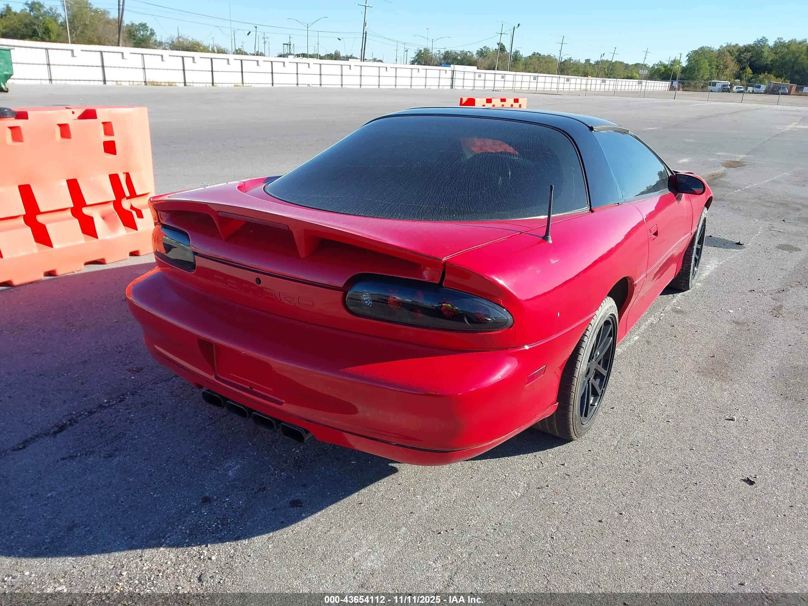 1998 Chevrolet Camaro Z28 Red vin: 2G1FP22G2W2153667