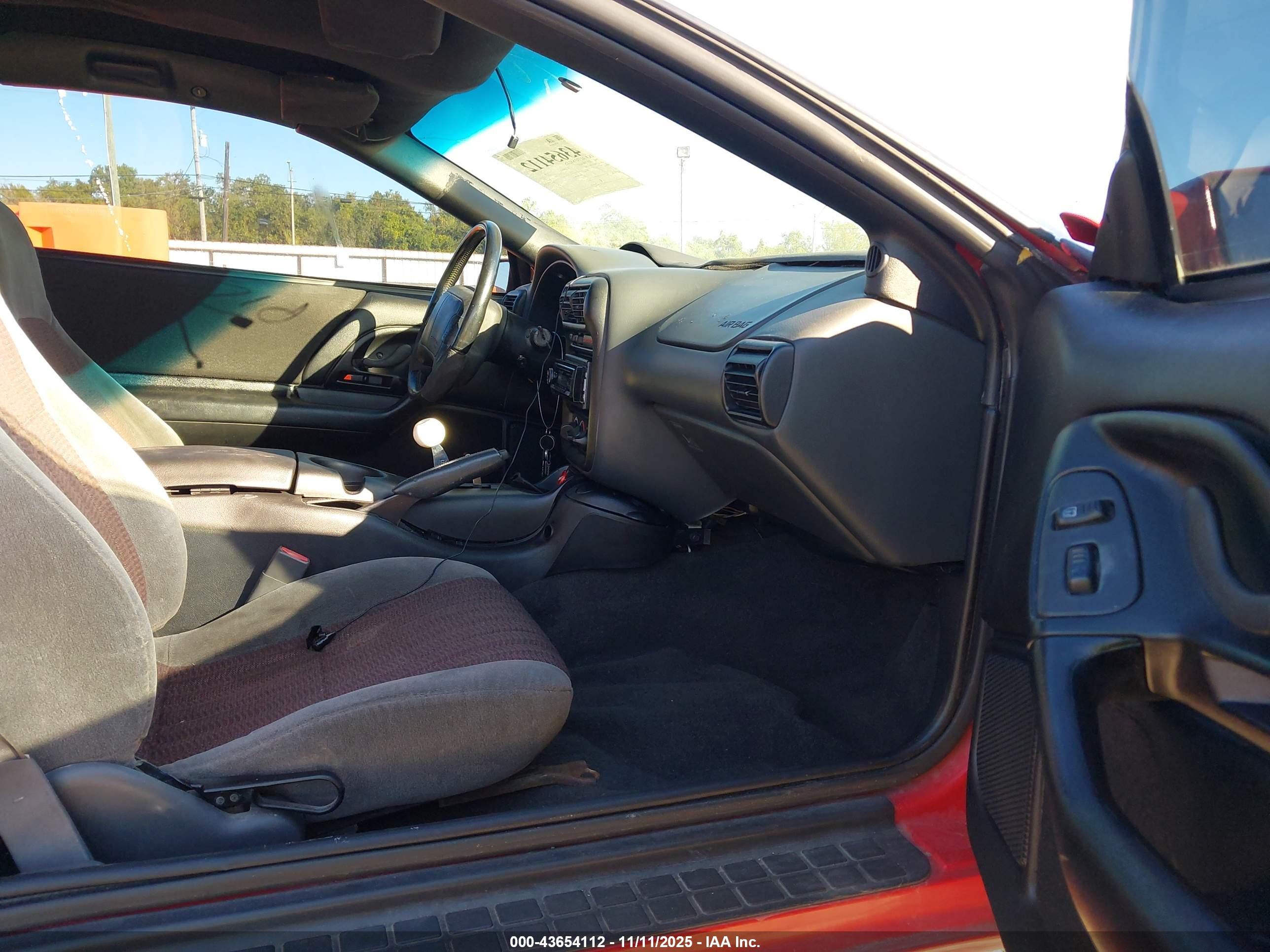 1998 Chevrolet Camaro Z28 Red vin: 2G1FP22G2W2153667