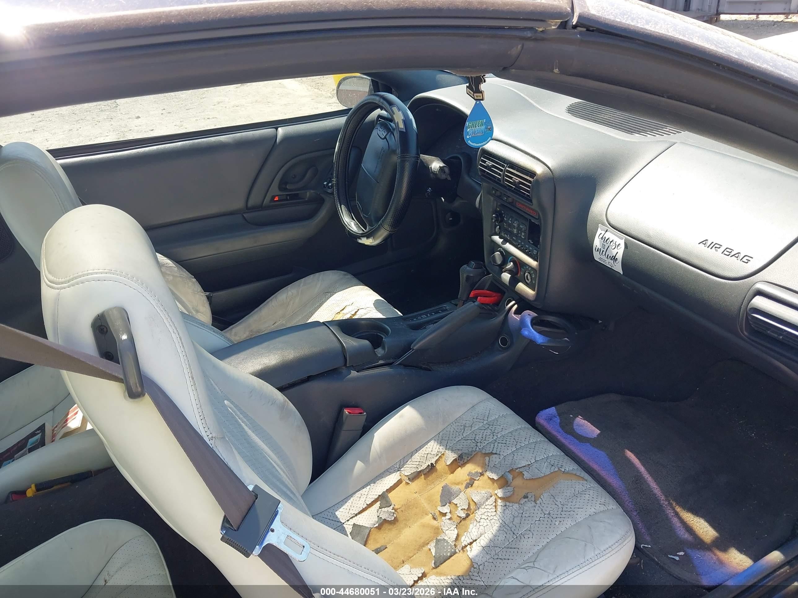 1999 Chevrolet Camaro Z28 White vin: 2G1FP22G2X2107399