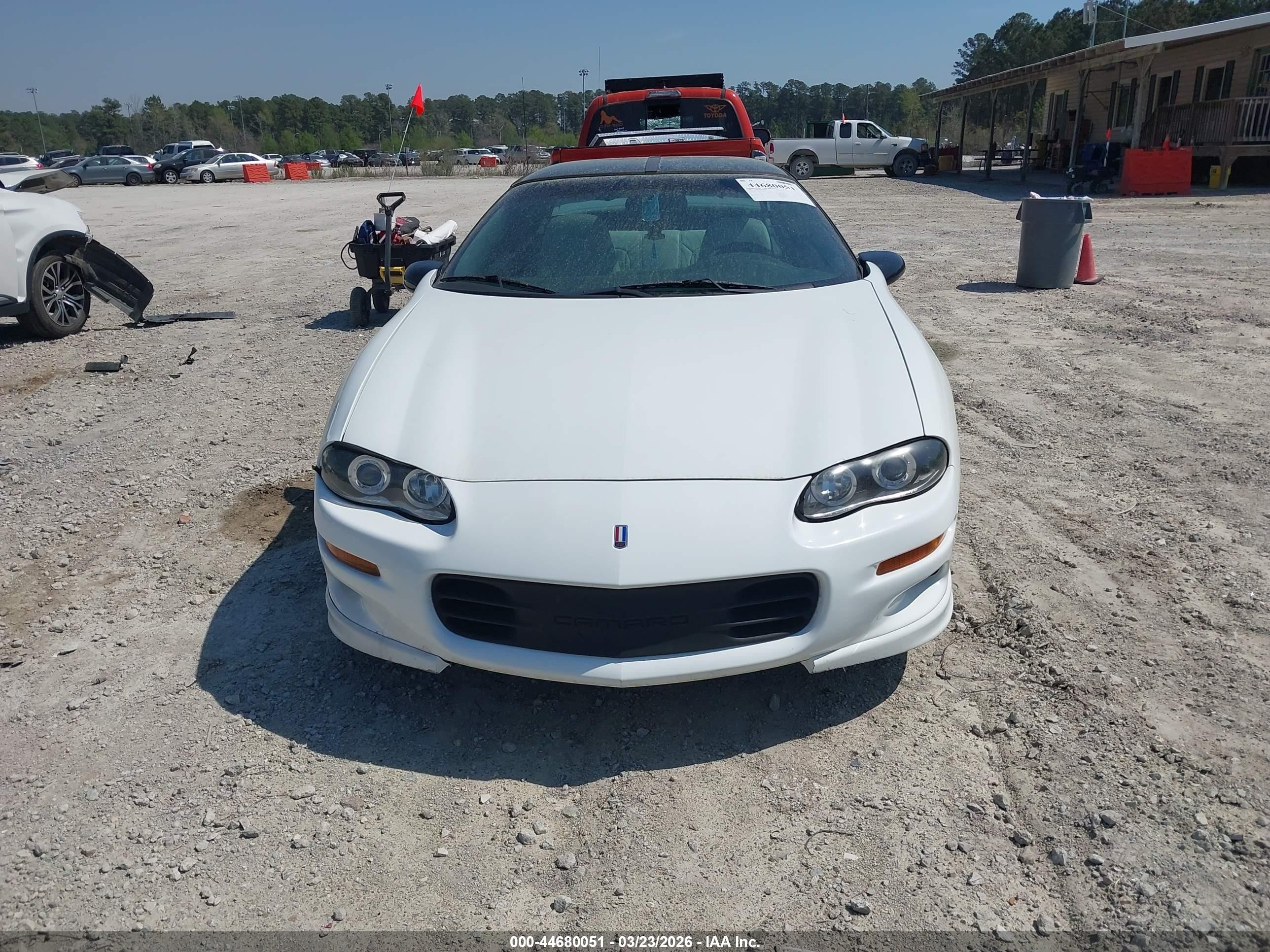 1999 Chevrolet Camaro Z28 White vin: 2G1FP22G2X2107399