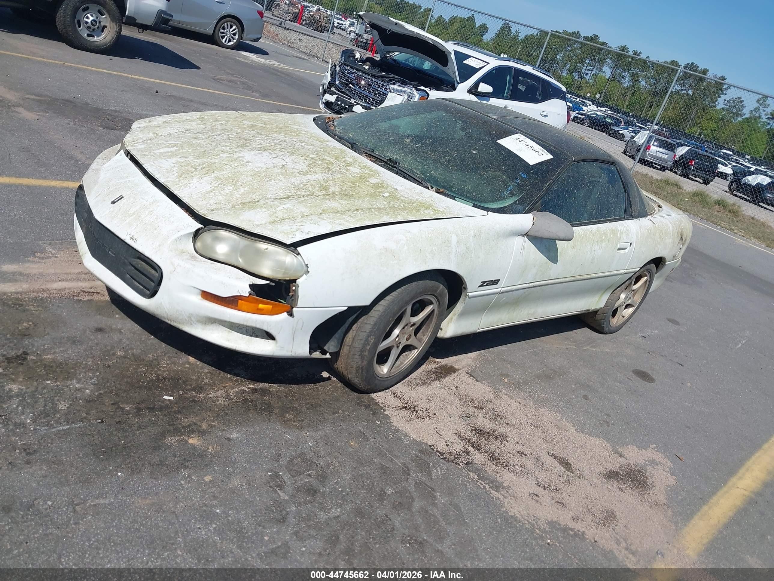 1999 Chevrolet Camaro Z28 White vin: 2G1FP22G2X2130326