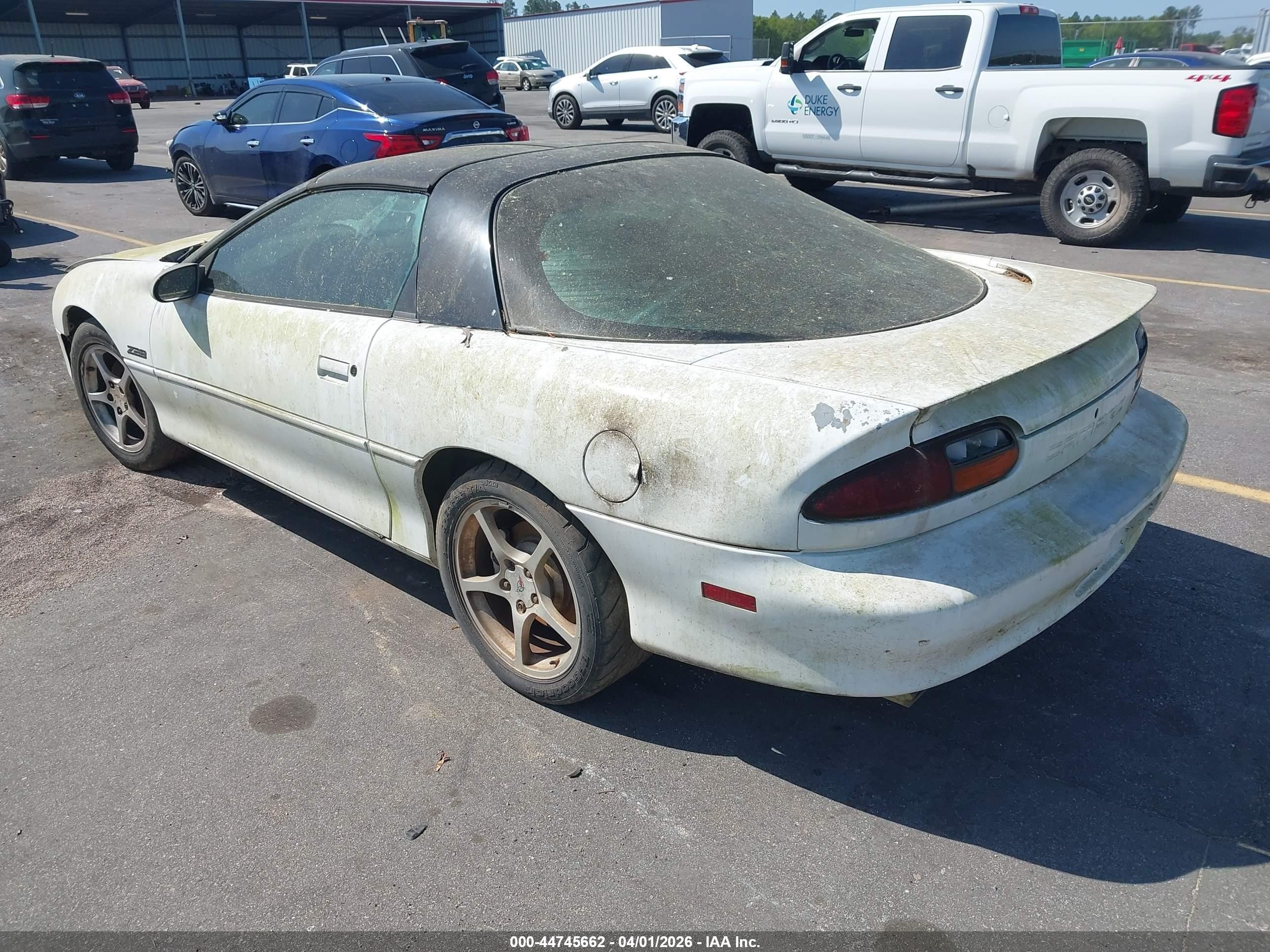 1999 Chevrolet Camaro Z28 White vin: 2G1FP22G2X2130326