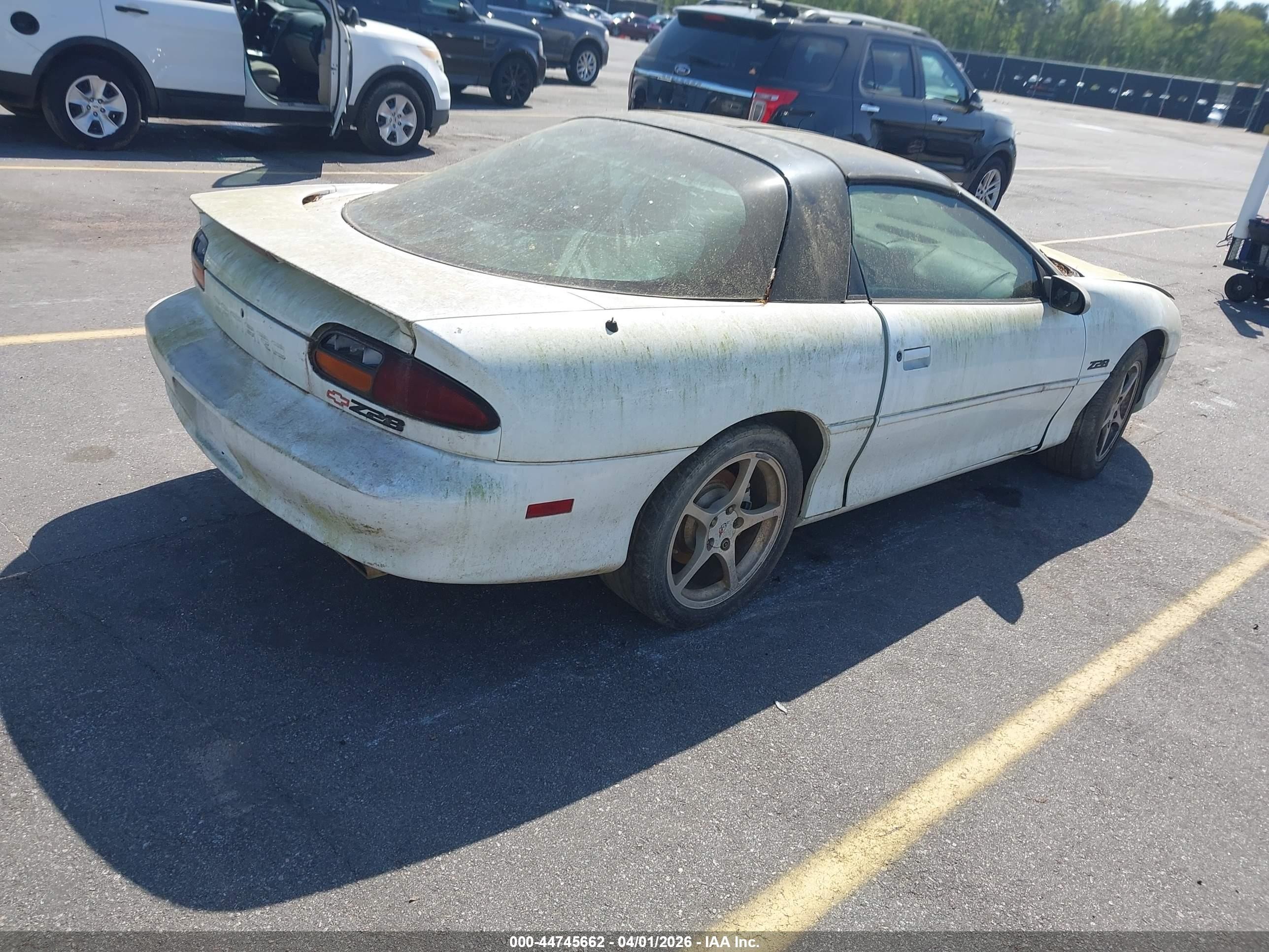 1999 Chevrolet Camaro Z28 White vin: 2G1FP22G2X2130326