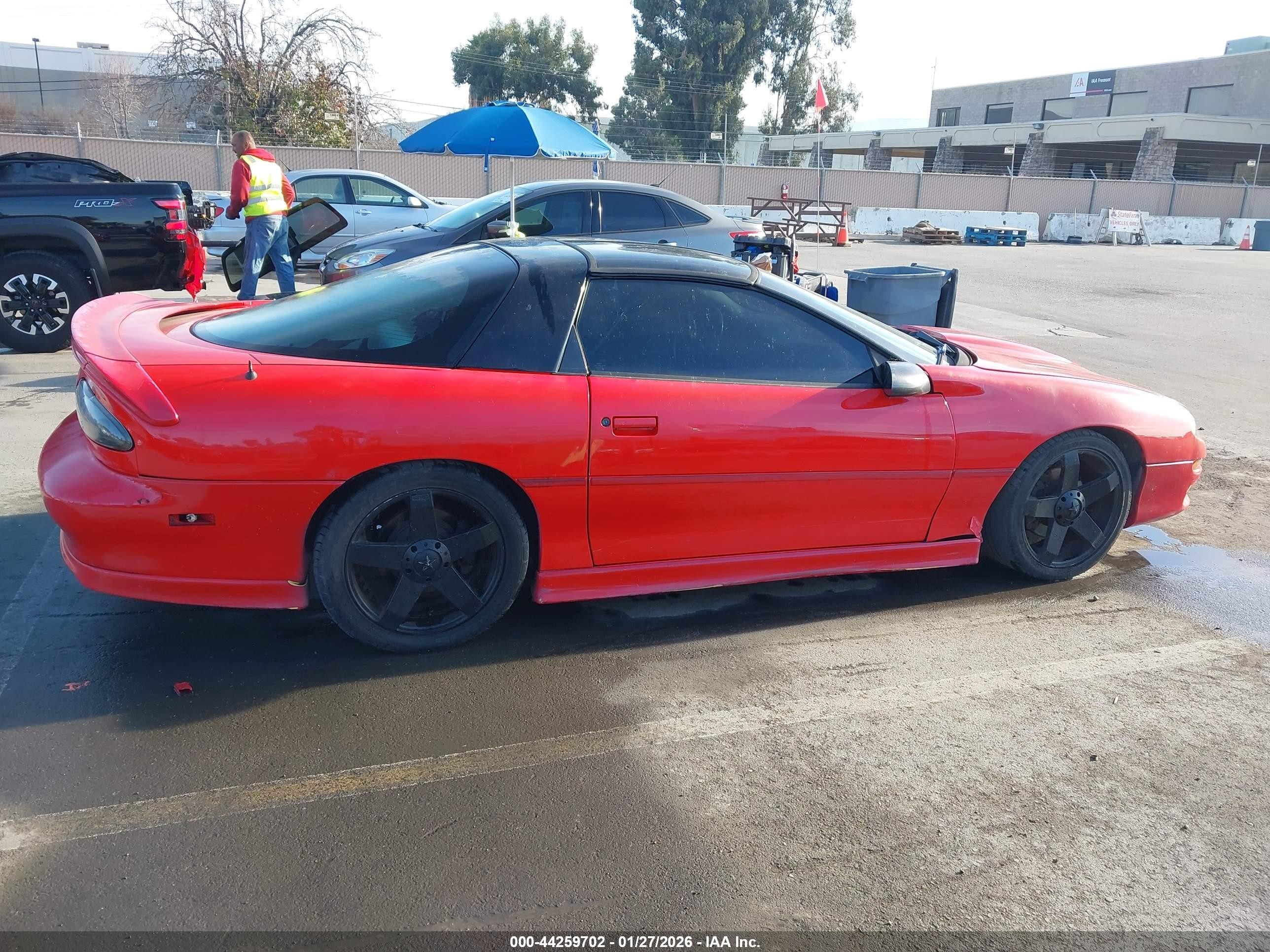 1999 Chevrolet Camaro Z28 Red vin: 2G1FP22G2X2141536