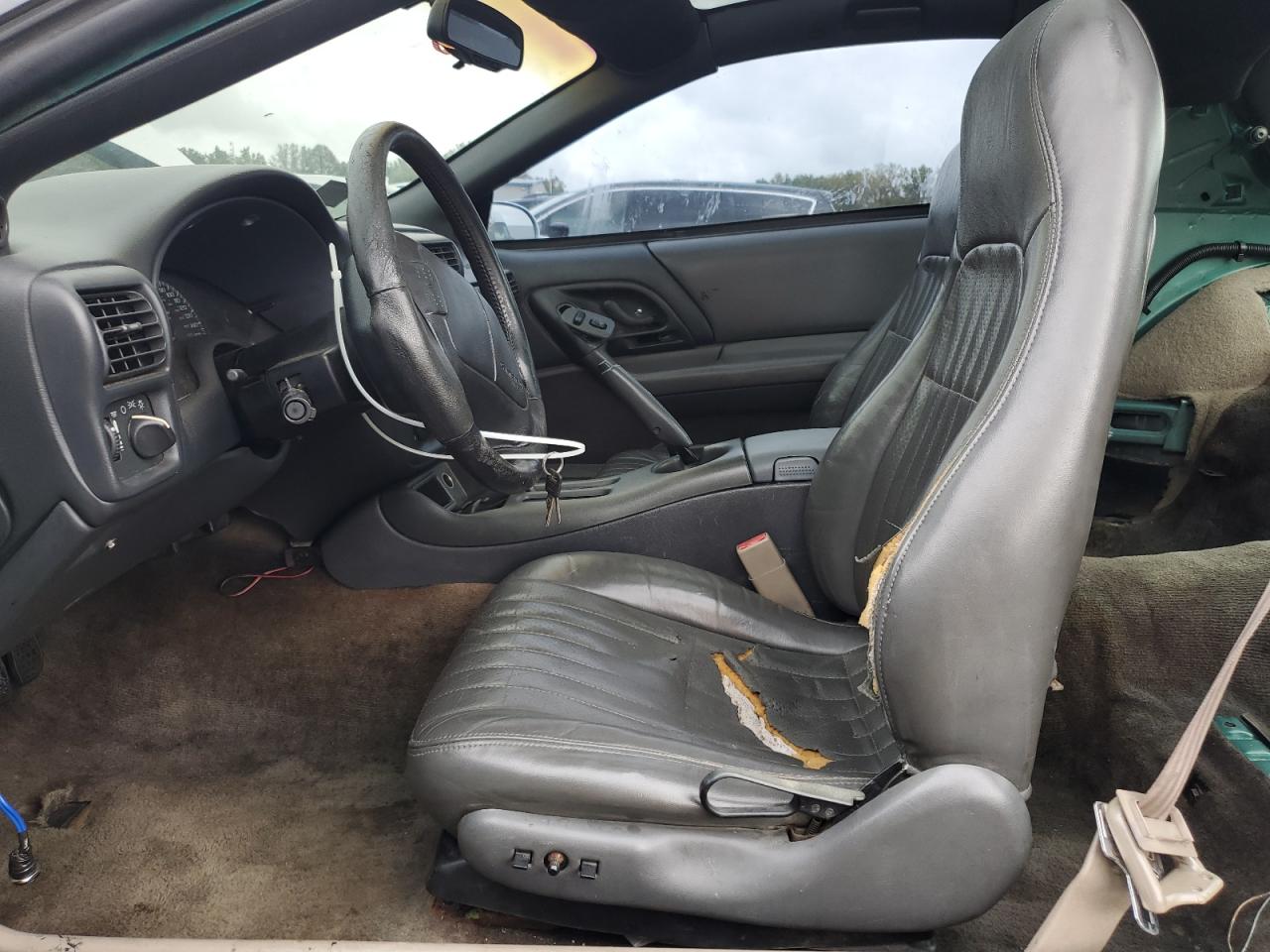 1998 Chevrolet Camaro Белый vin: 2G1FP22G6W2108778