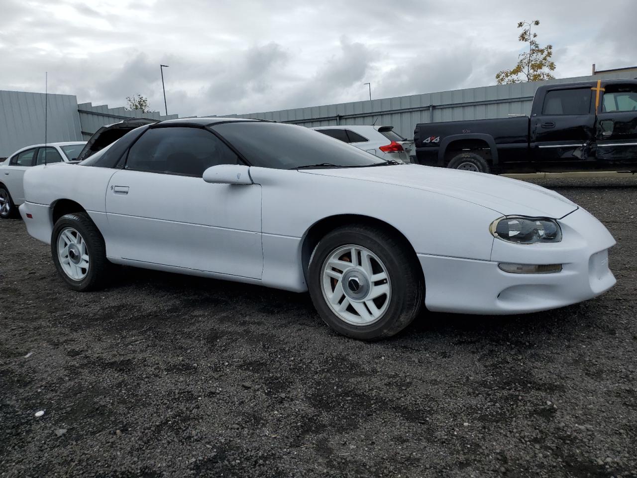 1998 Chevrolet Camaro Белый vin: 2G1FP22G6W2108778