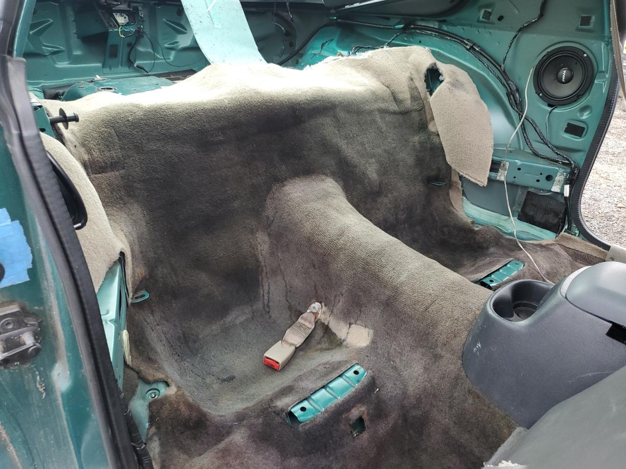 1998 Chevrolet Camaro Белый vin: 2G1FP22G6W2108778