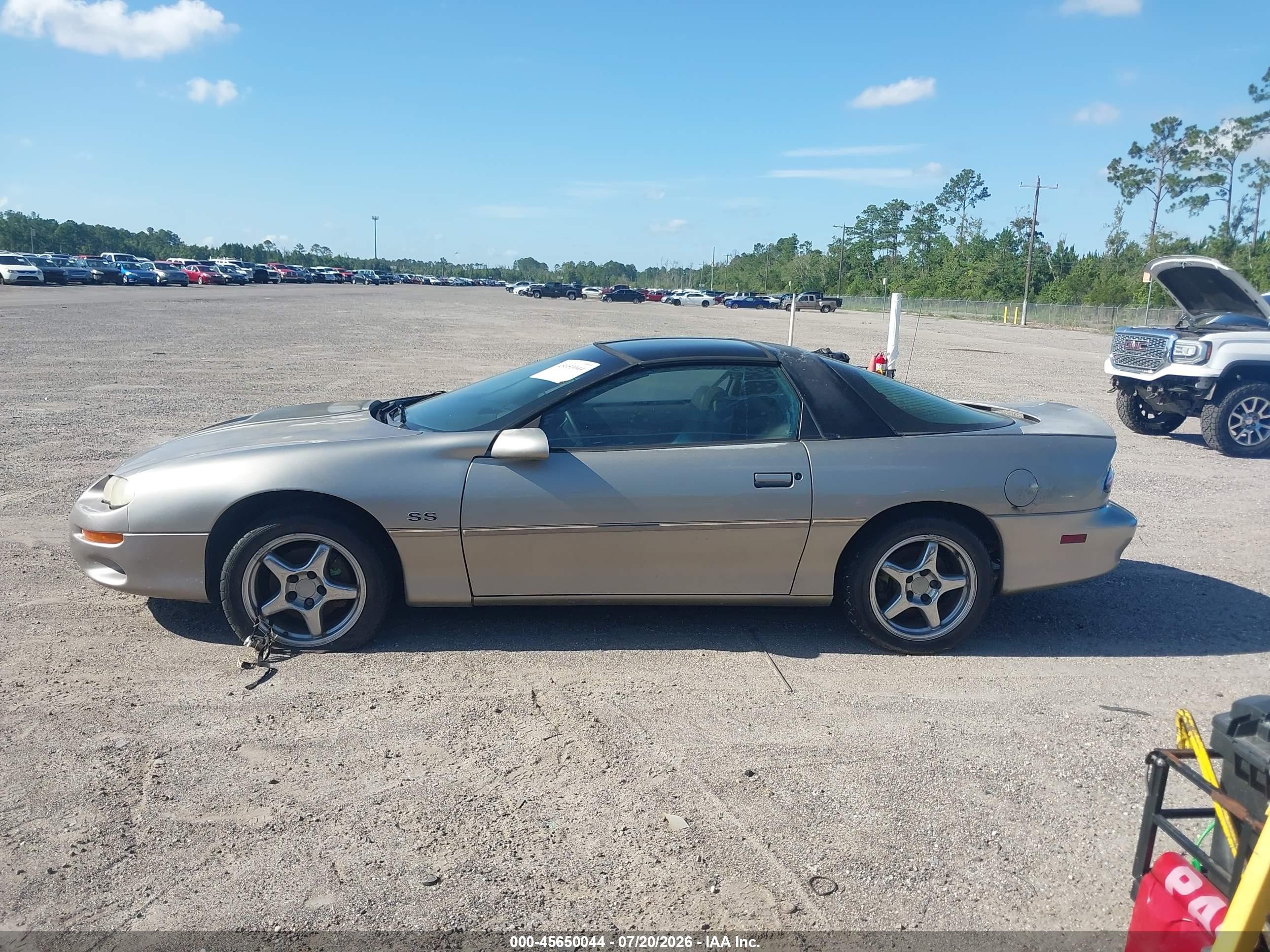 2000 Chevrolet Camaro Z28 Silver vin: 2G1FP22G6Y2128421