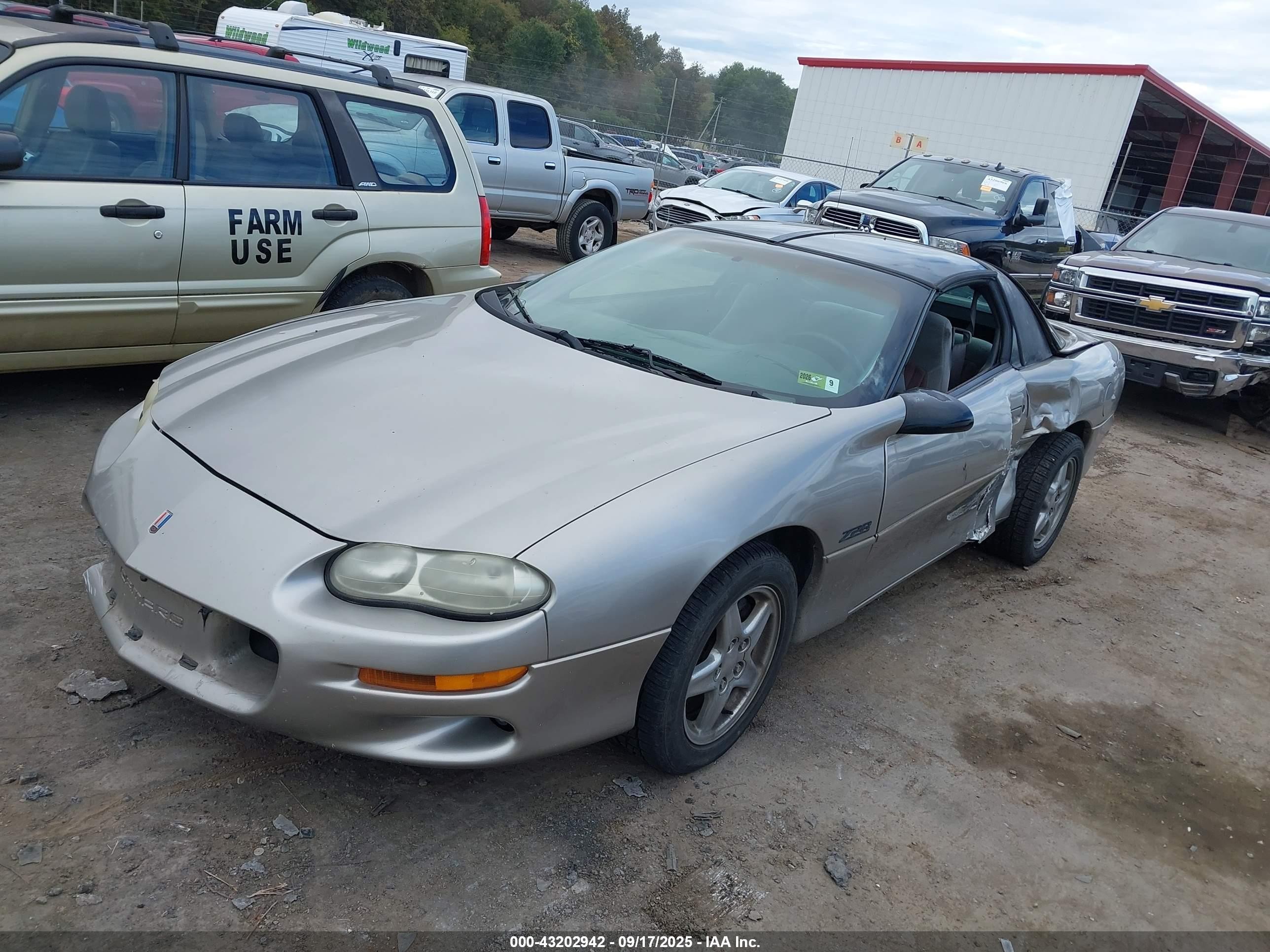 1998 Chevrolet Camaro Z28 Желто-коричневый vin: 2G1FP22G7W2149596