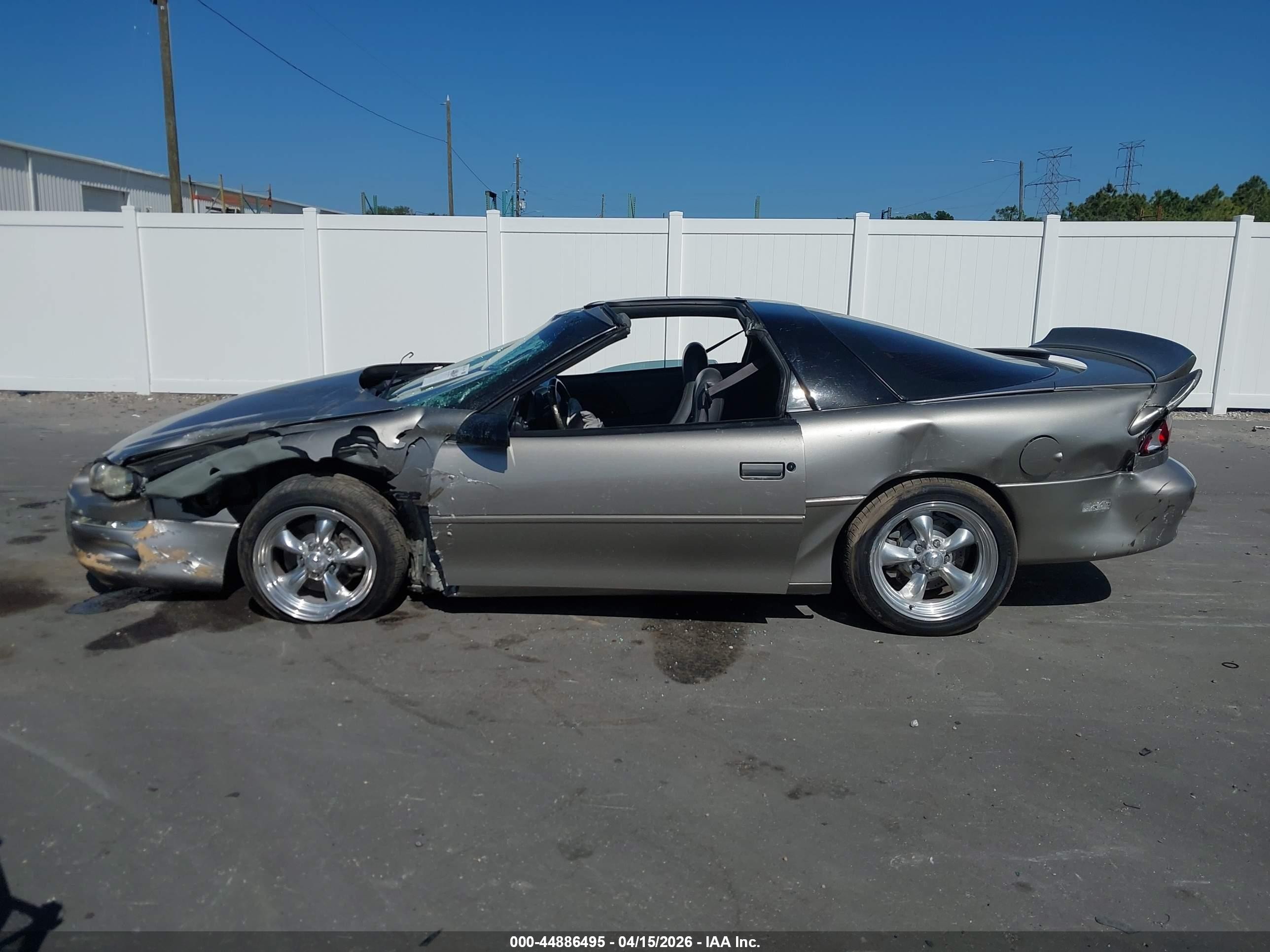 1999 Chevrolet Camaro Z28 Silver vin: 2G1FP22G7X2110377
