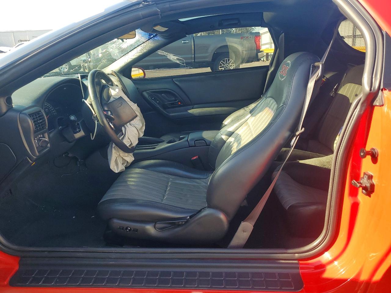 2002 Chevrolet Camaro Z28 Red vin: 2G1FP22G922116173